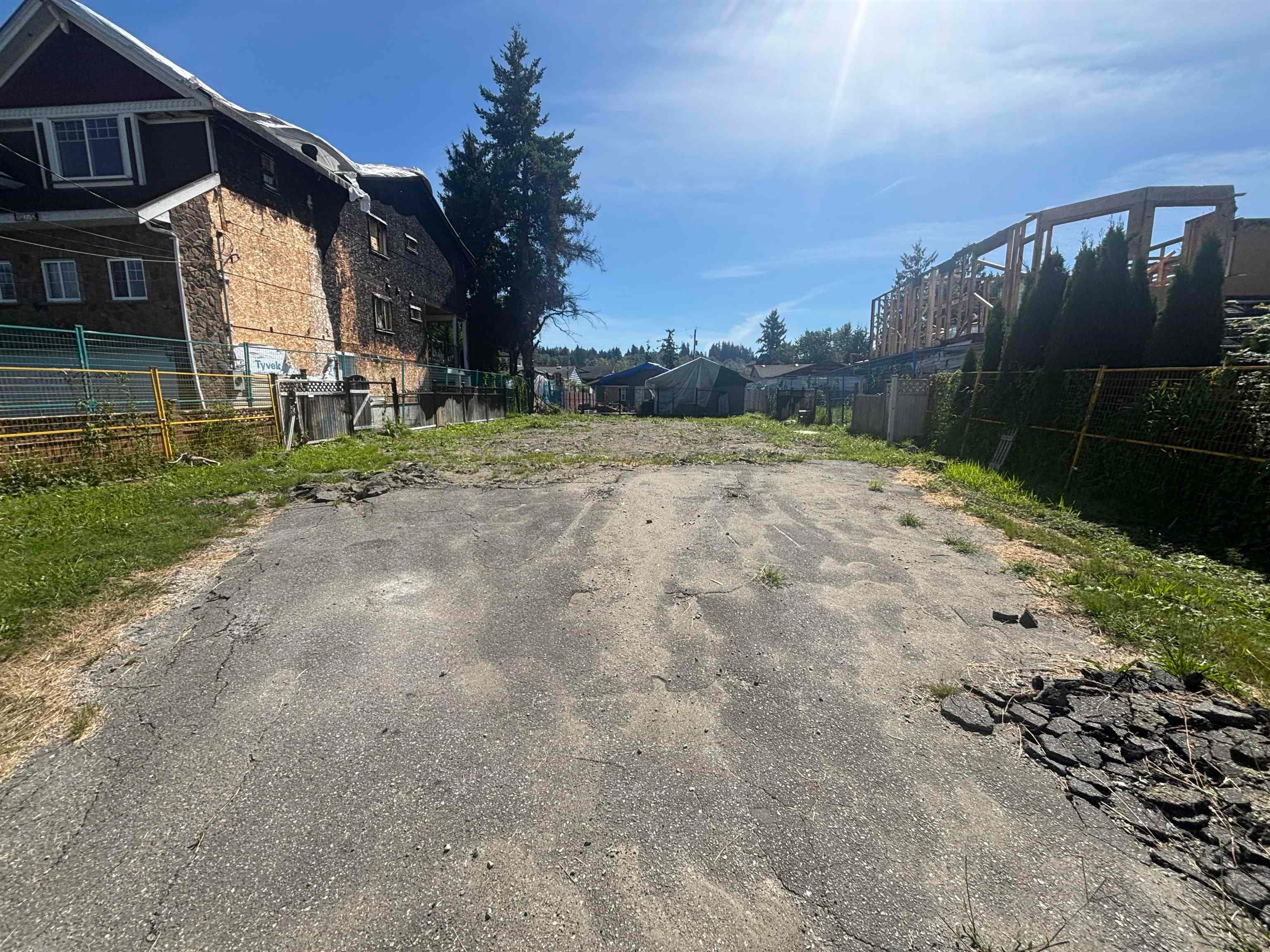 12766 113a Avenue, Surrey, V3V 3M4 — photo 1