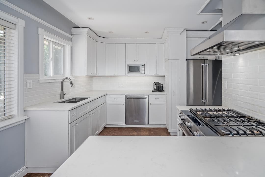 7760 Mary Avenue, Burnaby, V3N 3G8 — photo 3