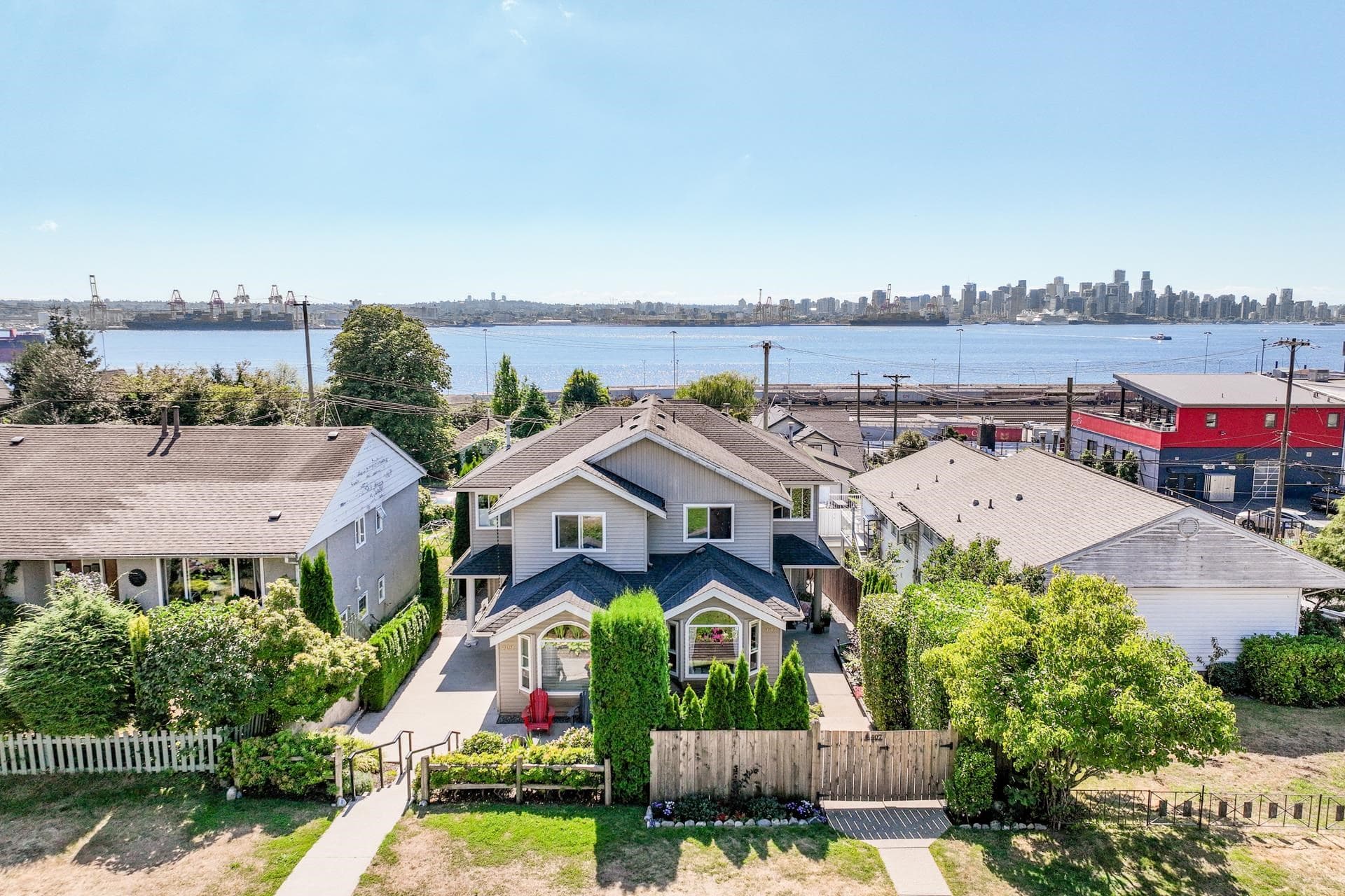 407 E 1st Street, North Vancouver