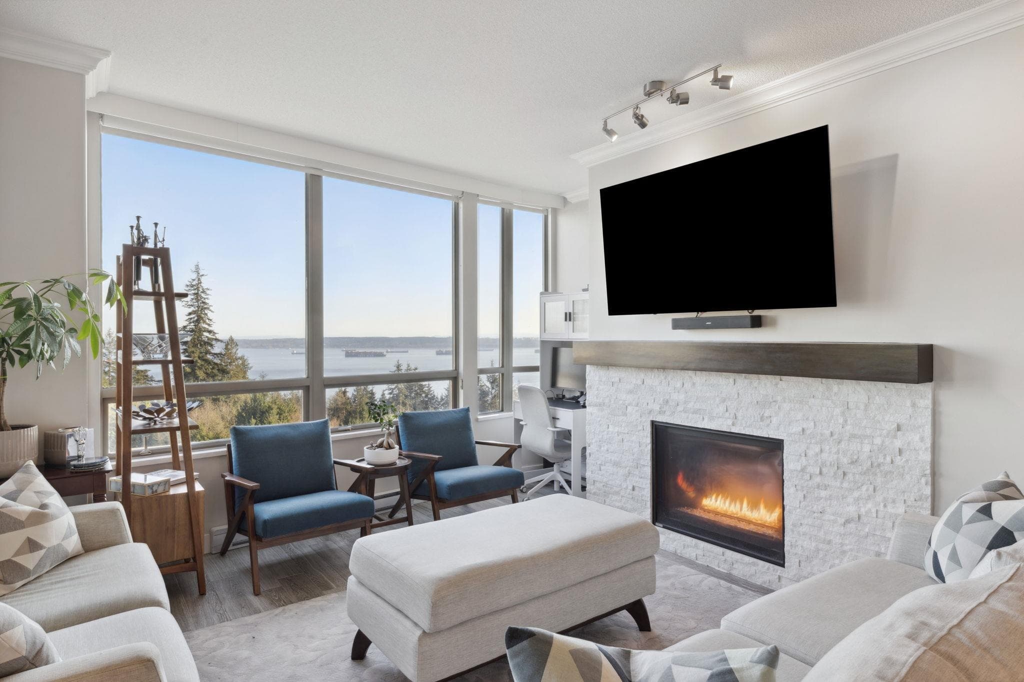 302 - 3131 Deer Ridge Drive, West Vancouver, V7S 4W1 — photo 3