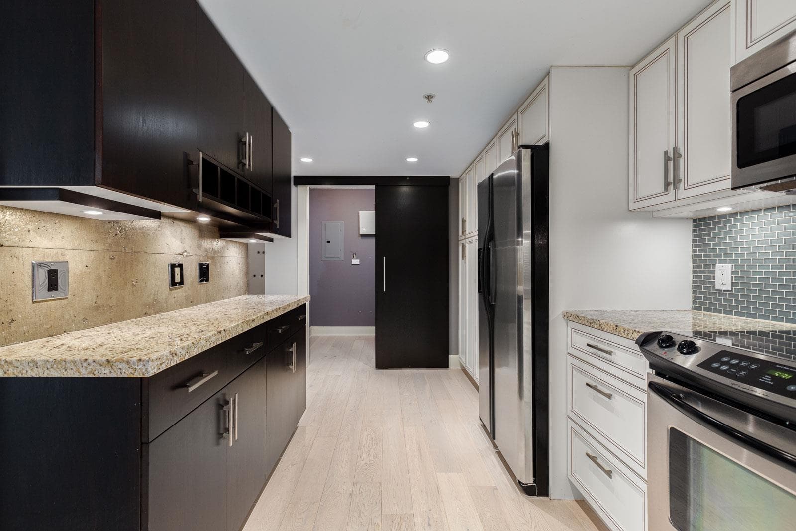 205 - 1128 Quebec Street, Vancouver, V6A 4E1 — photo 3