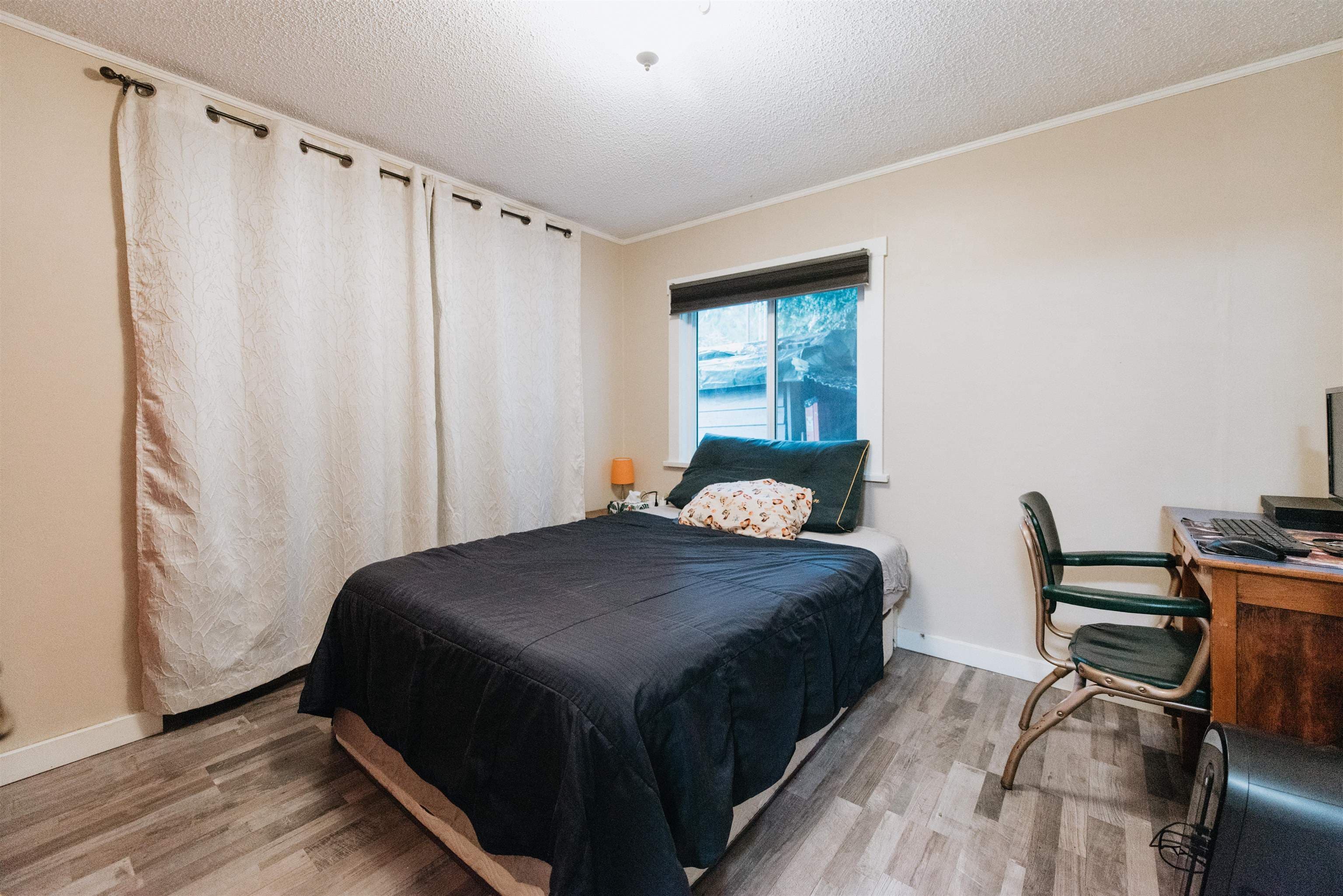 20 - 1416 North Road, Gibsons, V0N 1V1 — photo 5