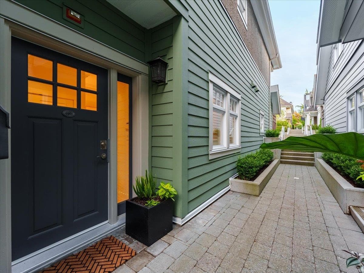 4448 W 8th Avenue, Vancouver, V6R 2C9 — photo 2