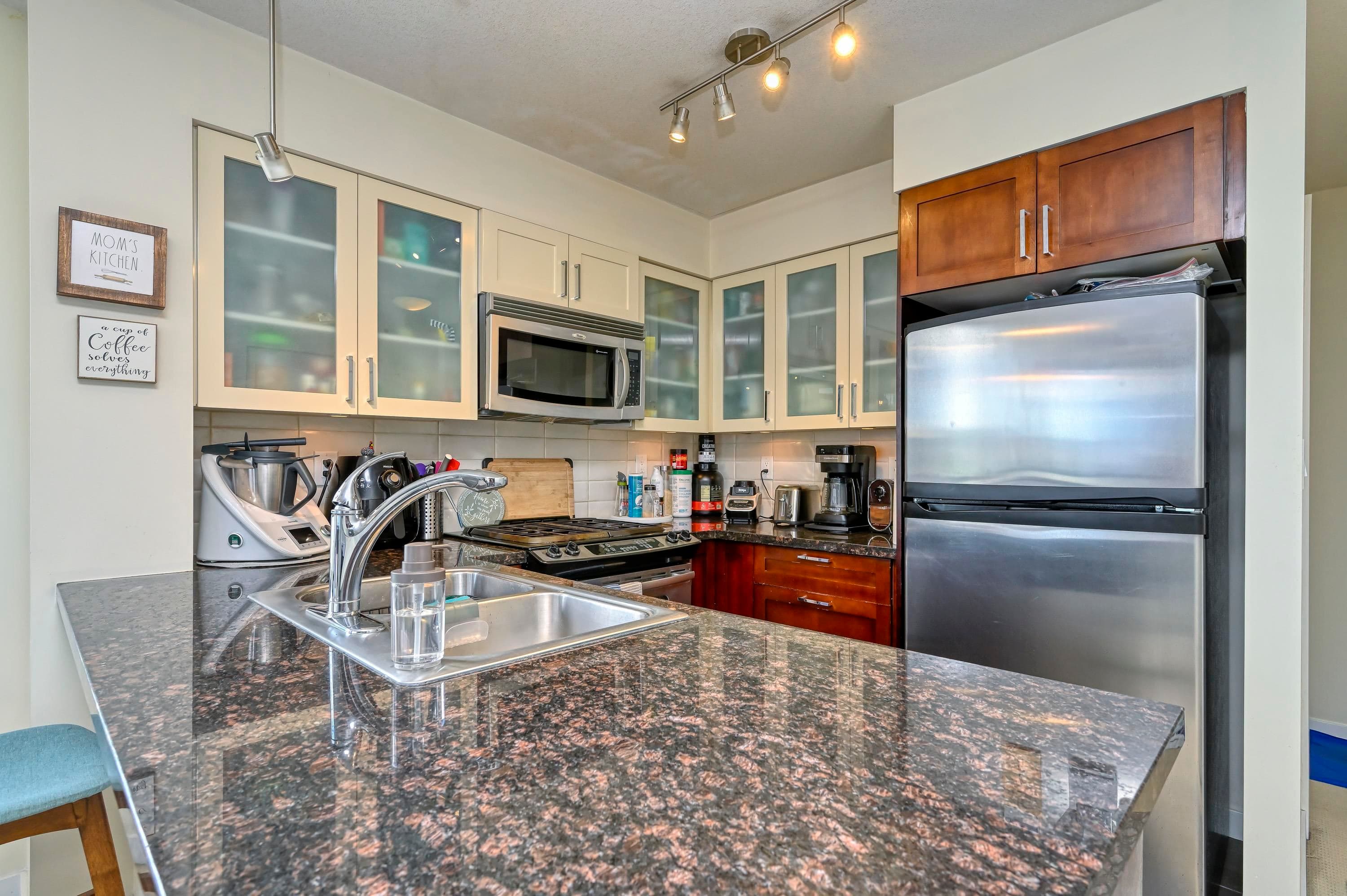 1307 - 1 Renaissance Square, New Westminster, V3M 0B6 — photo 3