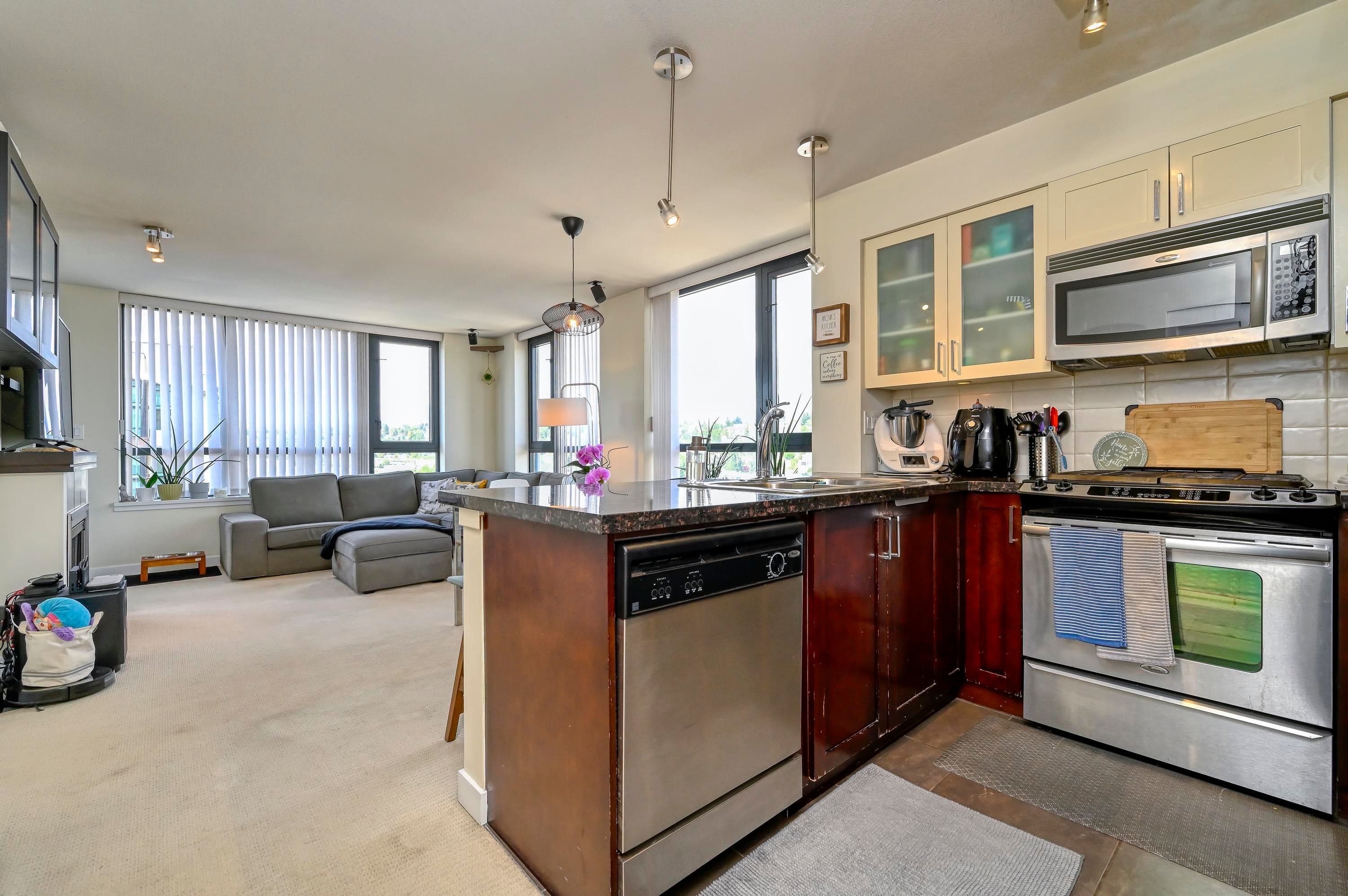 1307 - 1 Renaissance Square, New Westminster, V3M 0B6 — photo 5