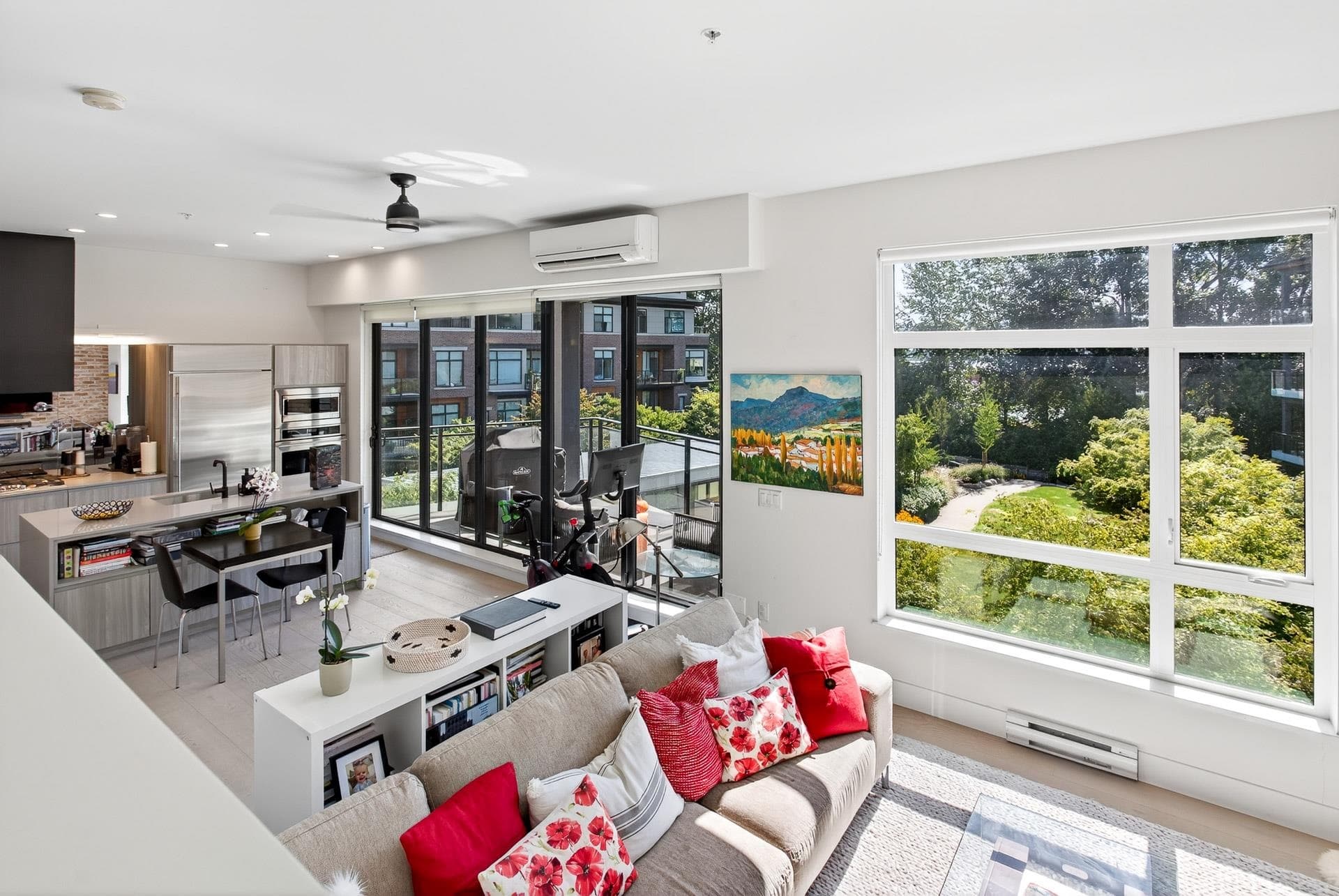307 - 300 Salter Street, New Westminster, V3M 0L9 — photo 2