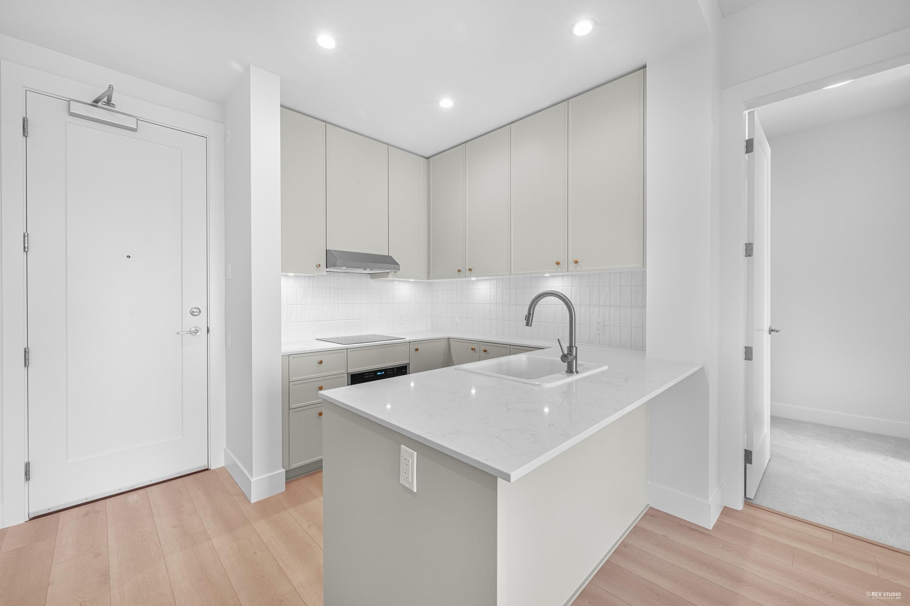 309 - 708 Edgar Avenue, Coquitlam, V3K 0H3 — photo 2