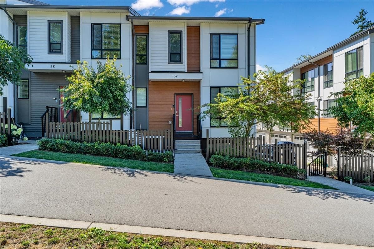 37 - 16433 19 Avenue, Surrey, V3Z 0Z1 — photo 1
