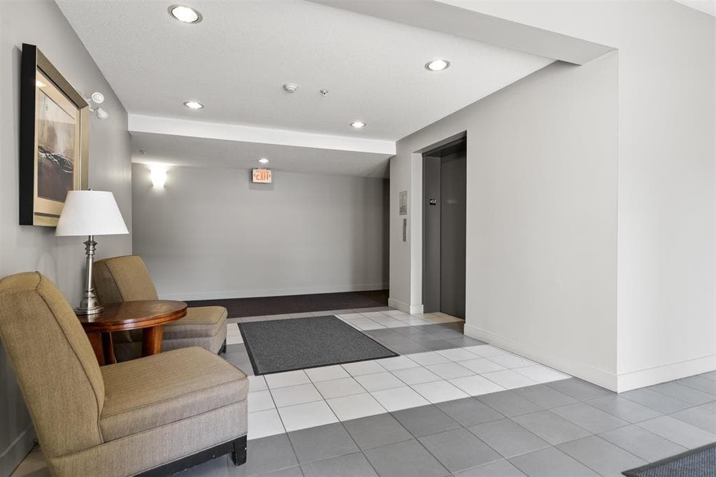 305 - 19340 65 Avenue, Surrey, V4N 0A3 — photo 3