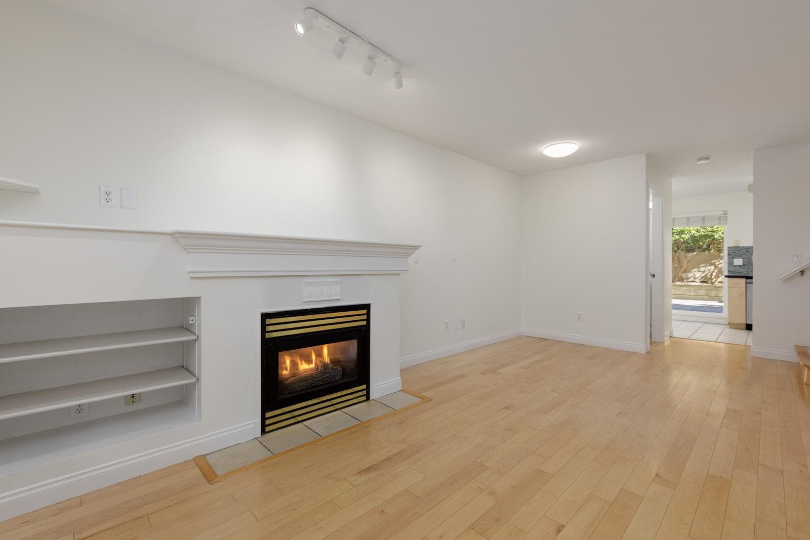 5 - 7238 18th Avenue, Burnaby, V3N 1H3 — photo 3