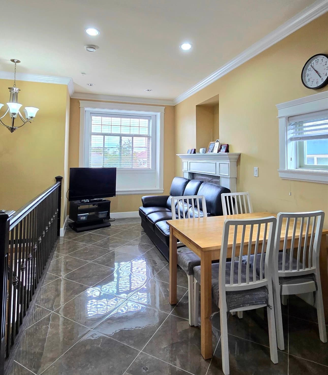 6056 Victoria Drive, Vancouver, V5P 3X3 — photo 3