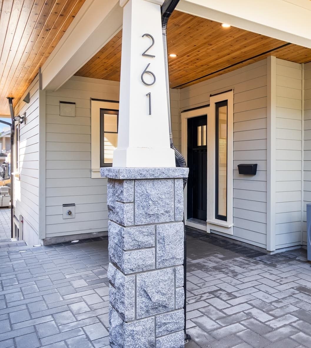 261 W 6th Street, North Vancouver, V7M 1K7 — photo 3