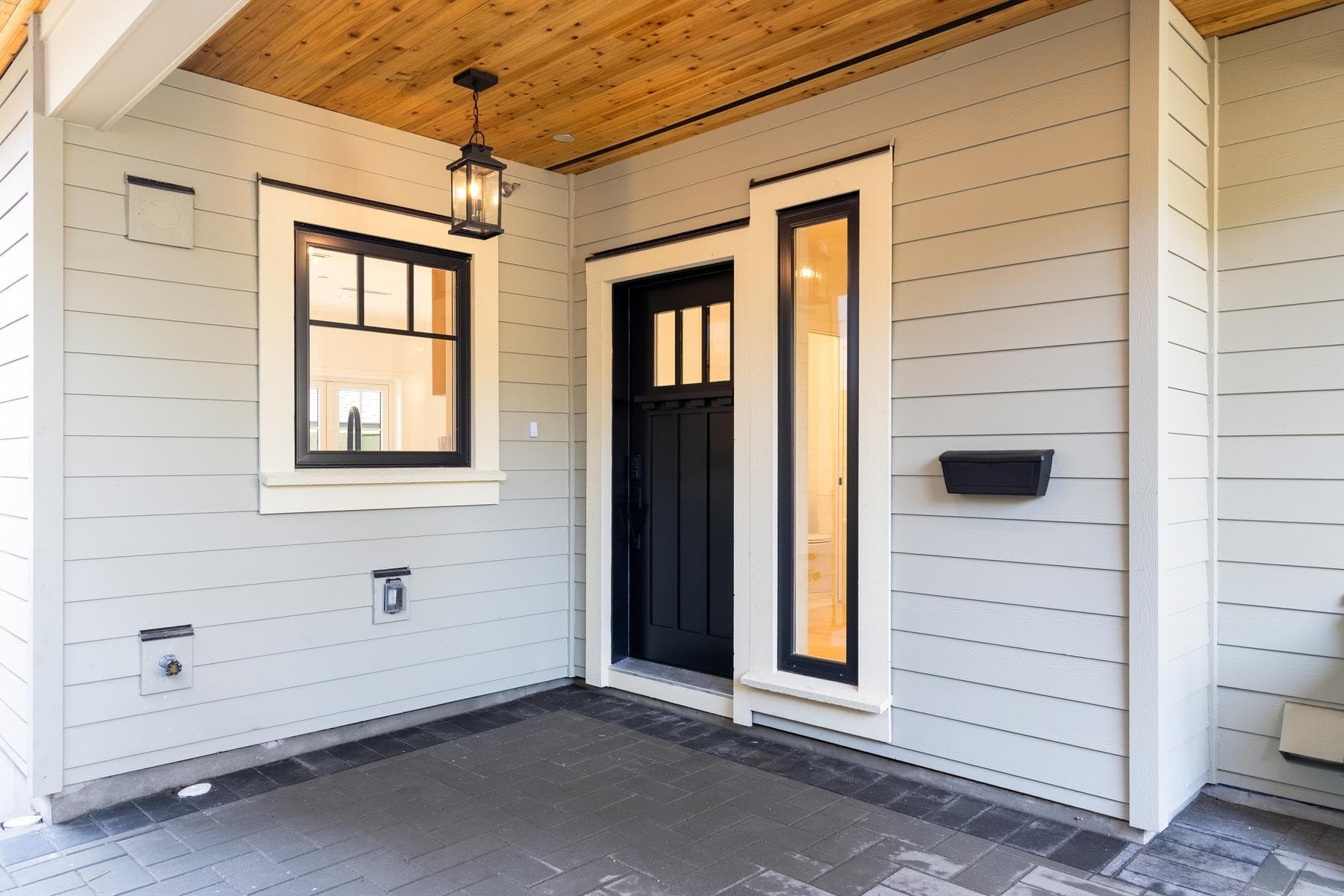 261 W 6th Street, North Vancouver, V7M 1K7 — photo 4