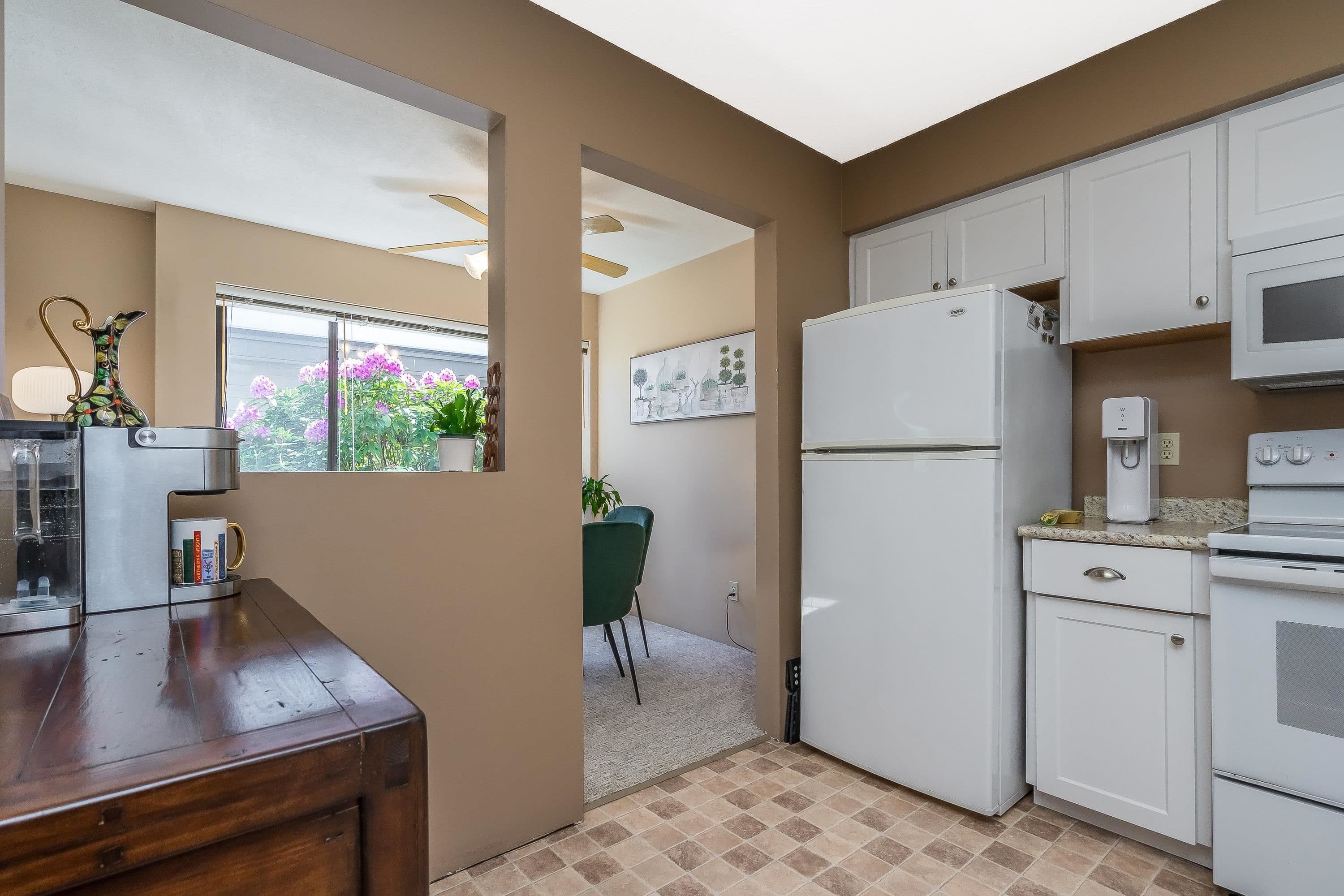 102 - 15290 Thrift Avenue, White Rock, V4B 2L2 — photo 5