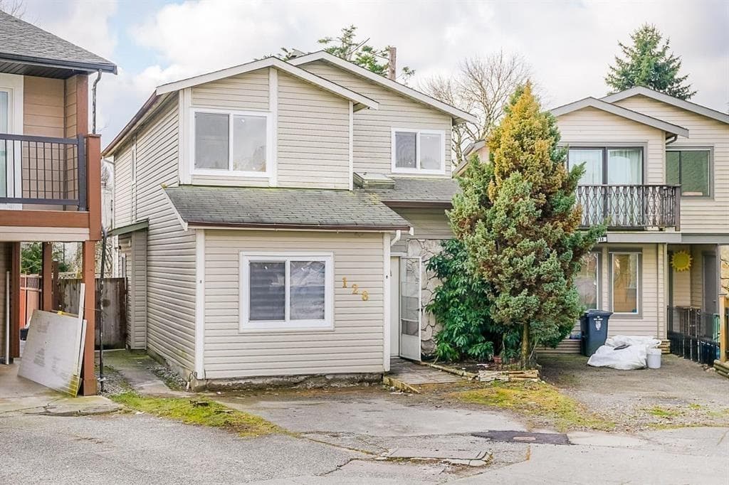 128 Springfield Drive, Langley