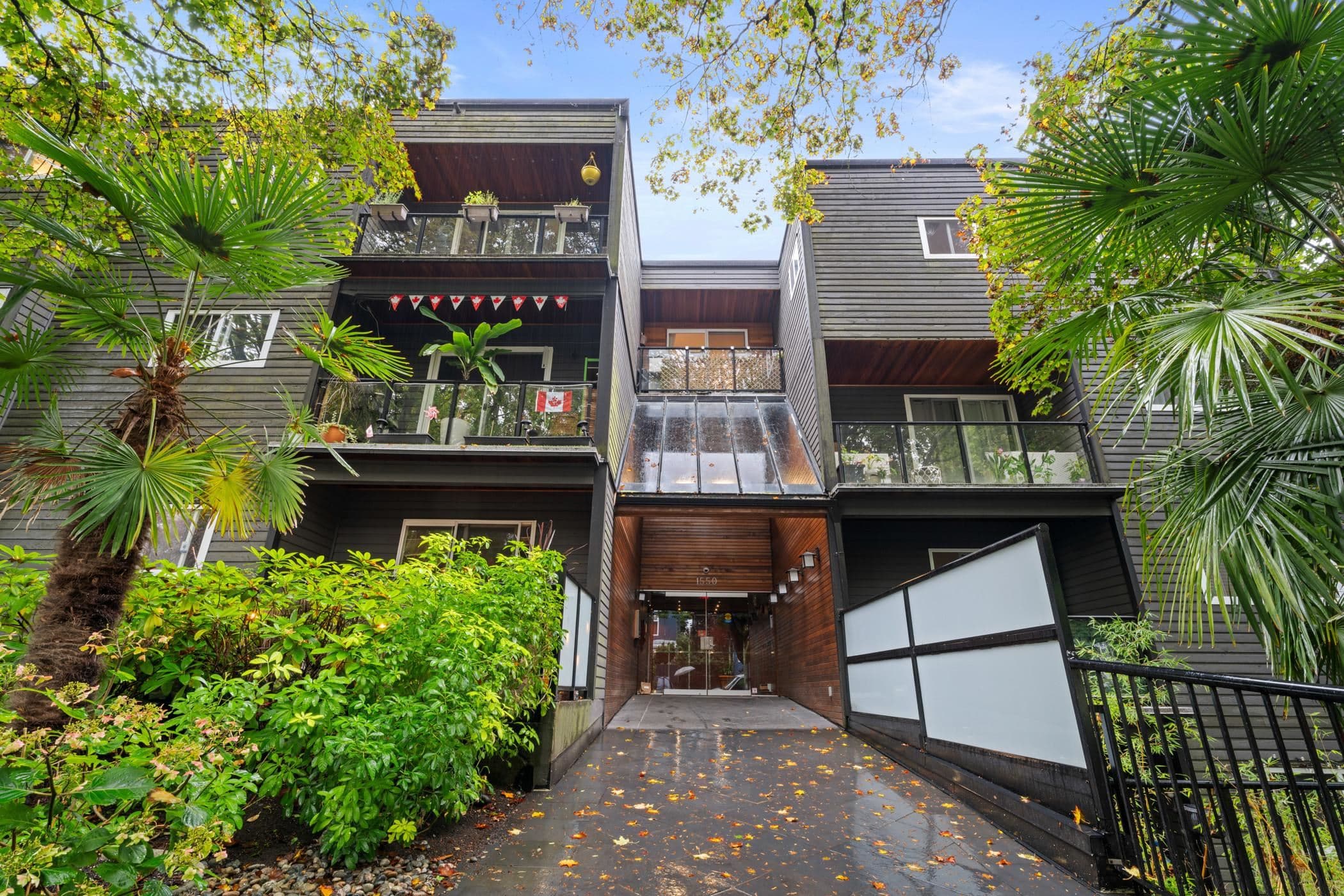 202 - 1550 Barclay Street, Vancouver, V6G 3B1 — photo 1