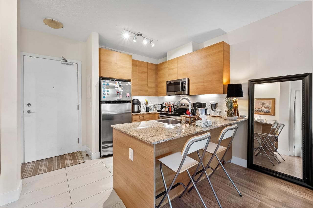 212 - 5788 Sidley Street, Burnaby, V5J 0E4 — photo 4