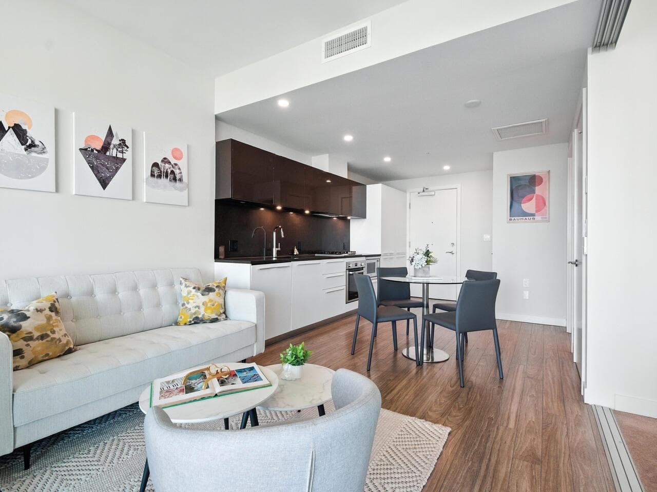 1201 - 6383 Mckay Avenue, Burnaby, V5H 0H8 — photo 2