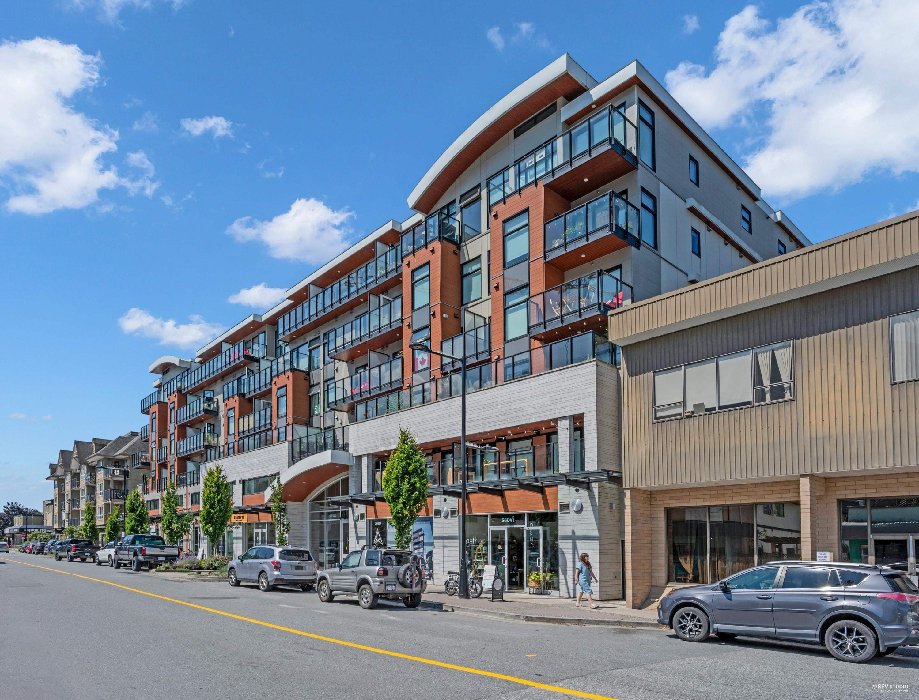313 - 38033 Second Avenue, Squamish, V8B 0C4 — photo 2