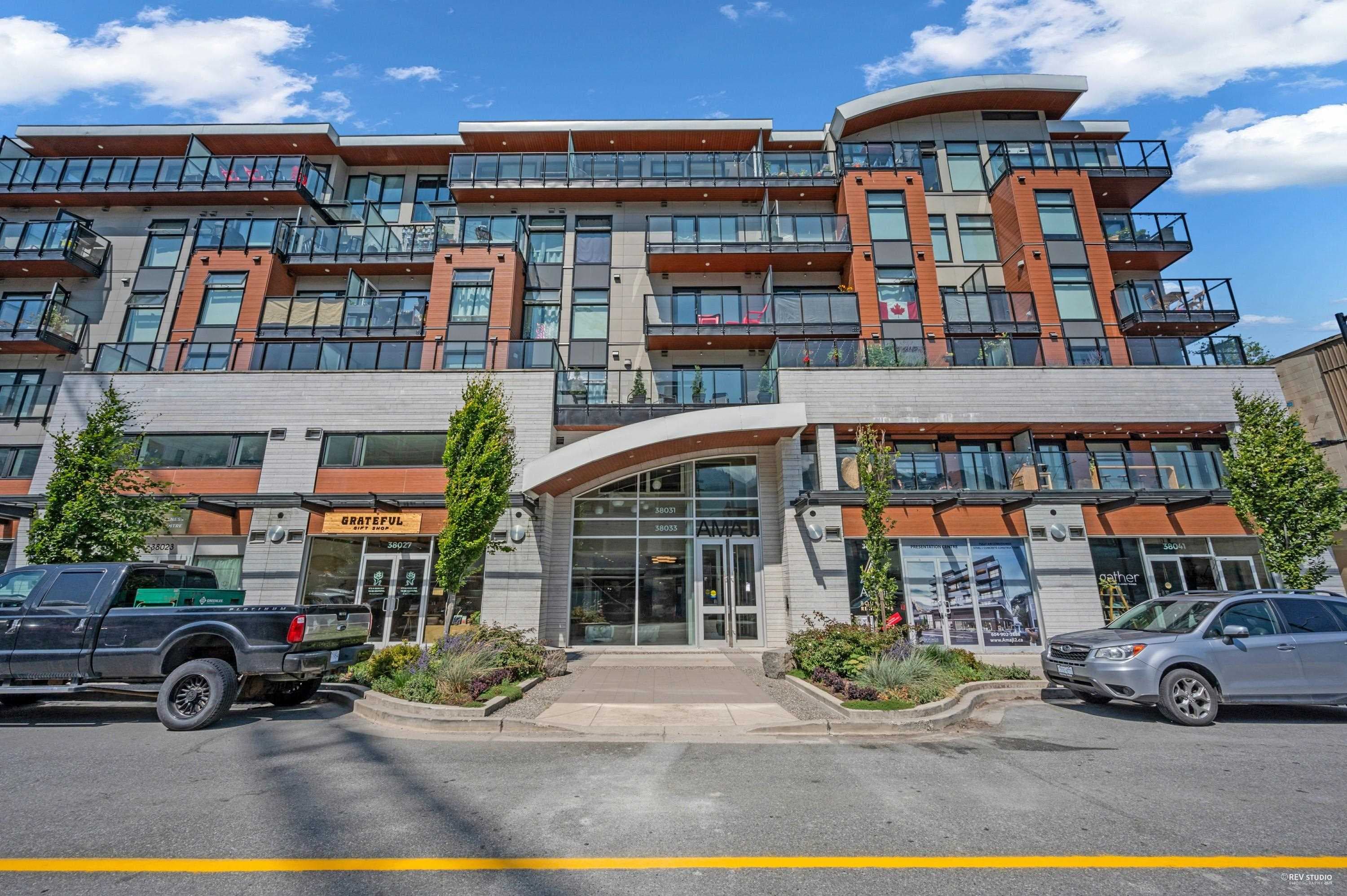 313 - 38033 Second Avenue, Squamish, V8B 0C4 — photo 1