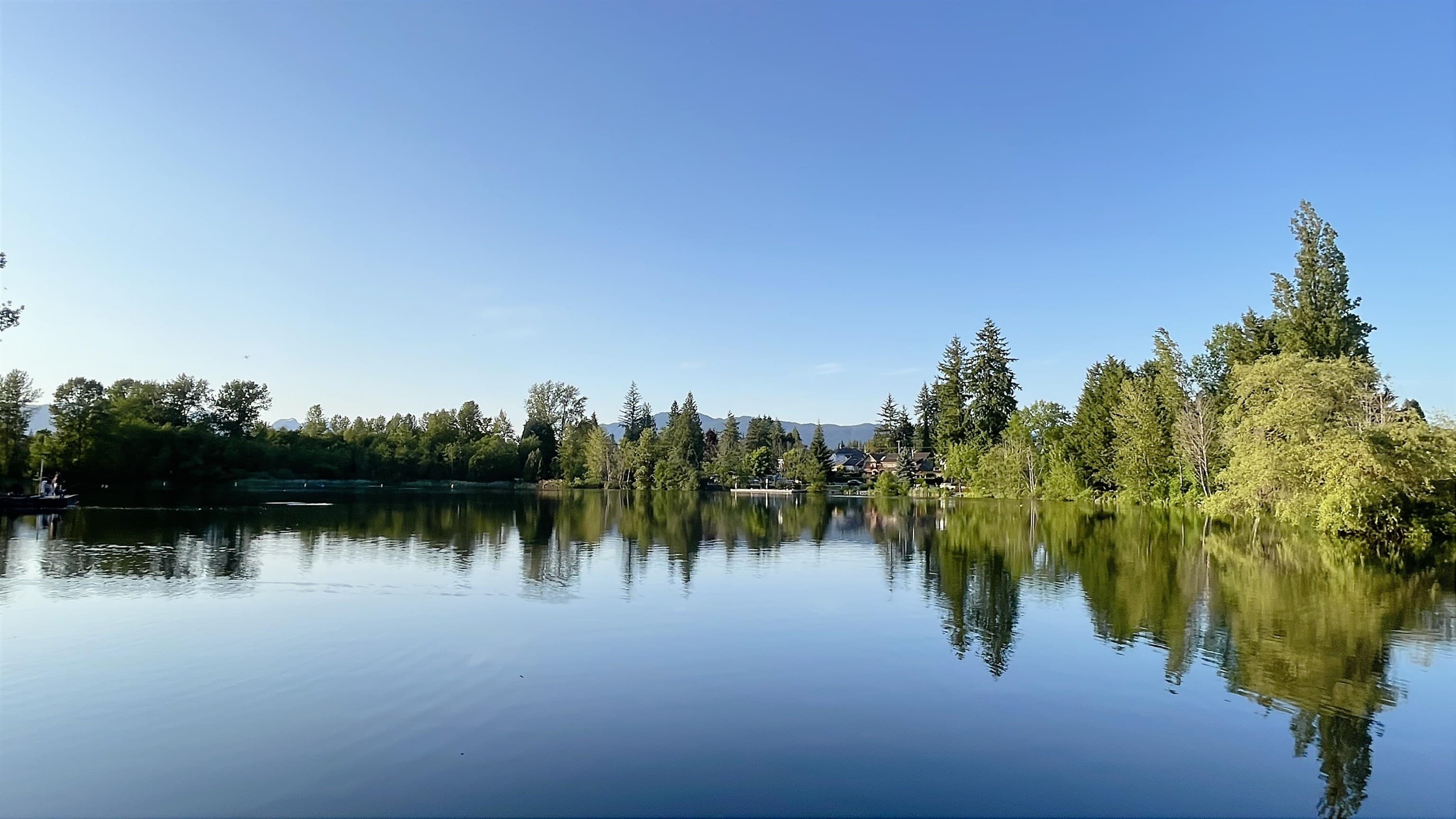 677 Gatensbury Street, Coquitlam, V3J 5G9 — photo 2
