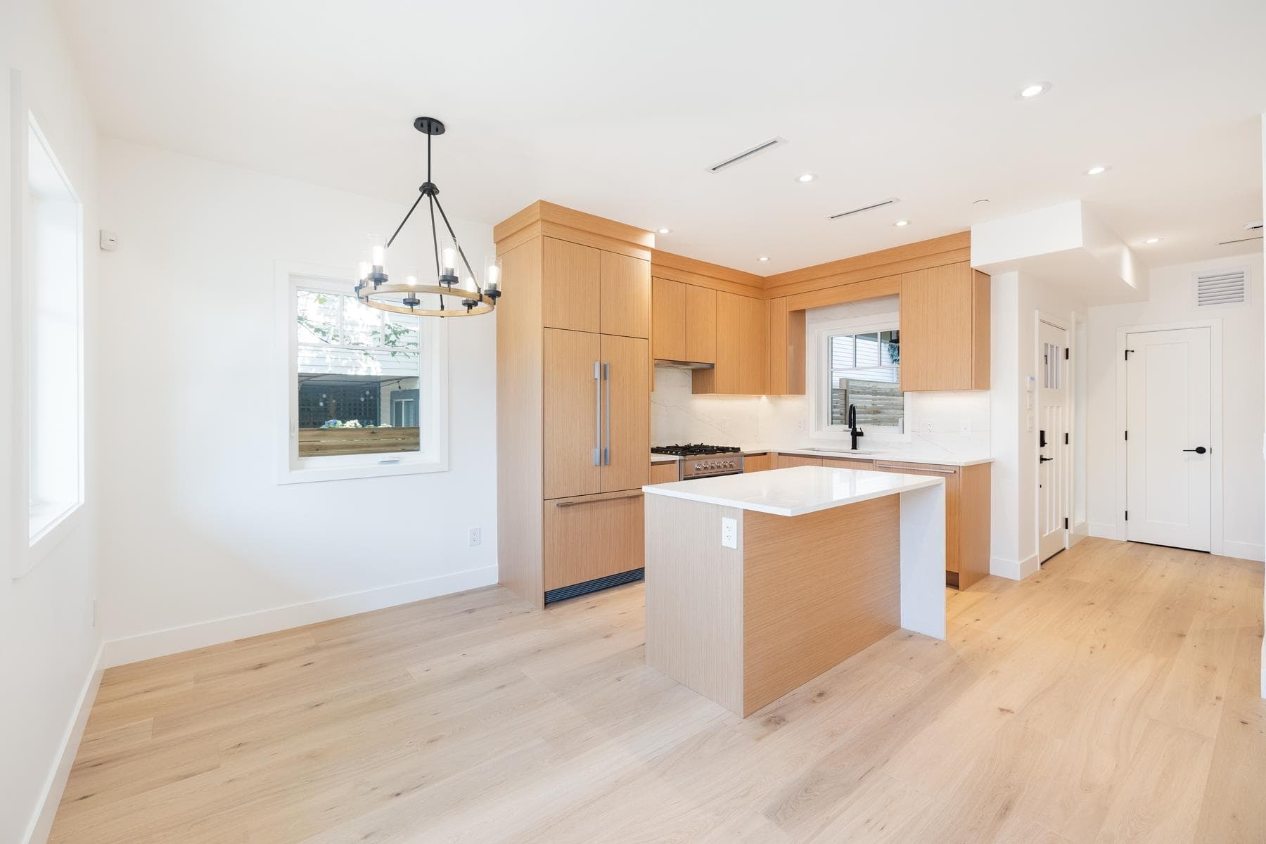 265 W 6th Street, North Vancouver, V7M 1K7 — photo 4