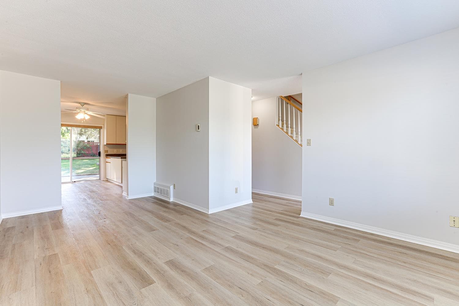 869 Blue Mountain Street, Coquitlam, V3J 4S9 — photo 2