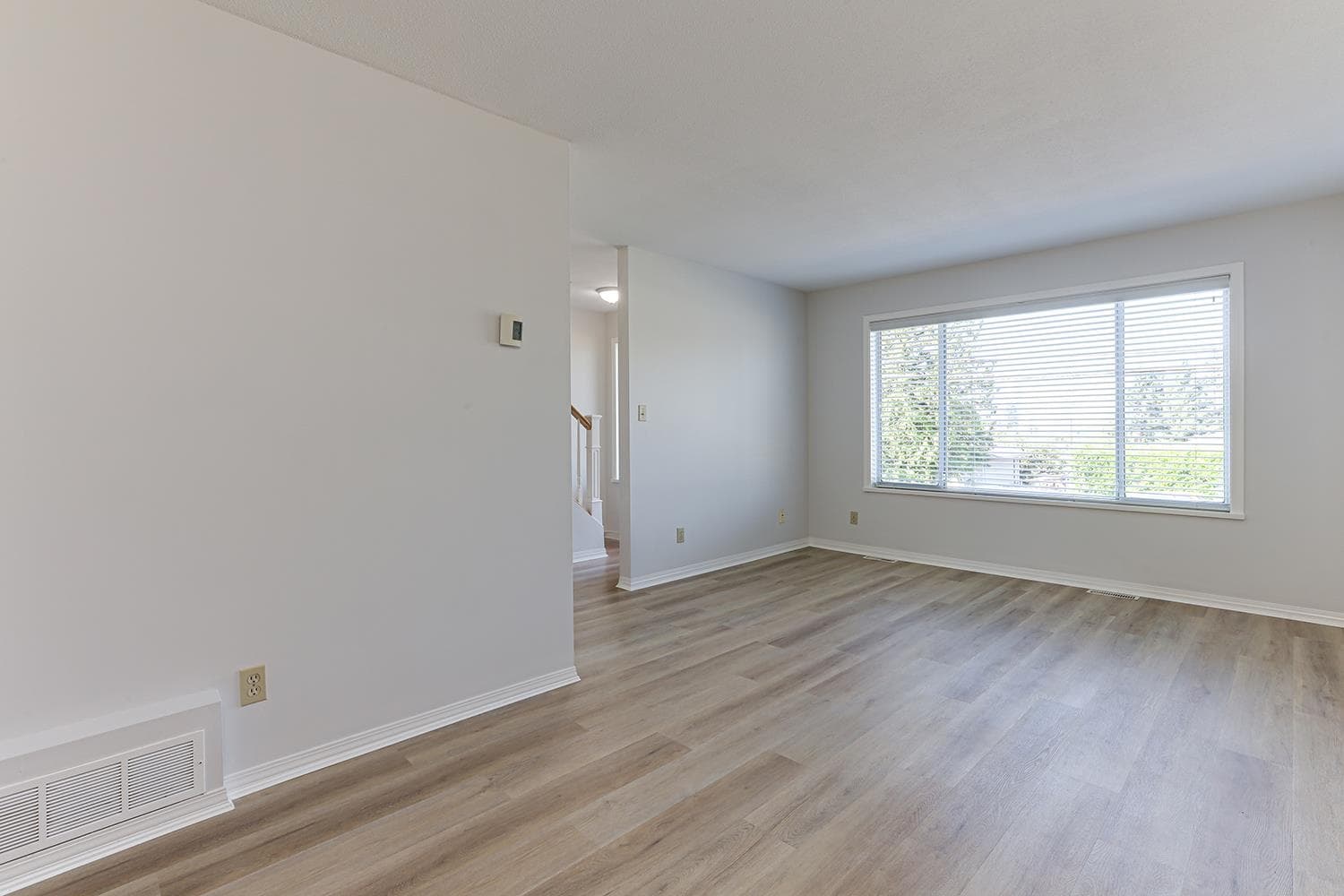 869 Blue Mountain Street, Coquitlam, V3J 4S9 — photo 4