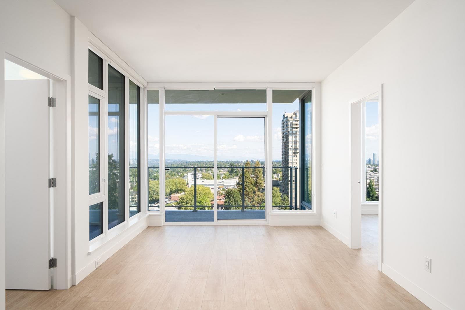 1402 - 4988 Bennett Street, Burnaby, V5H 0L1 — photo 3