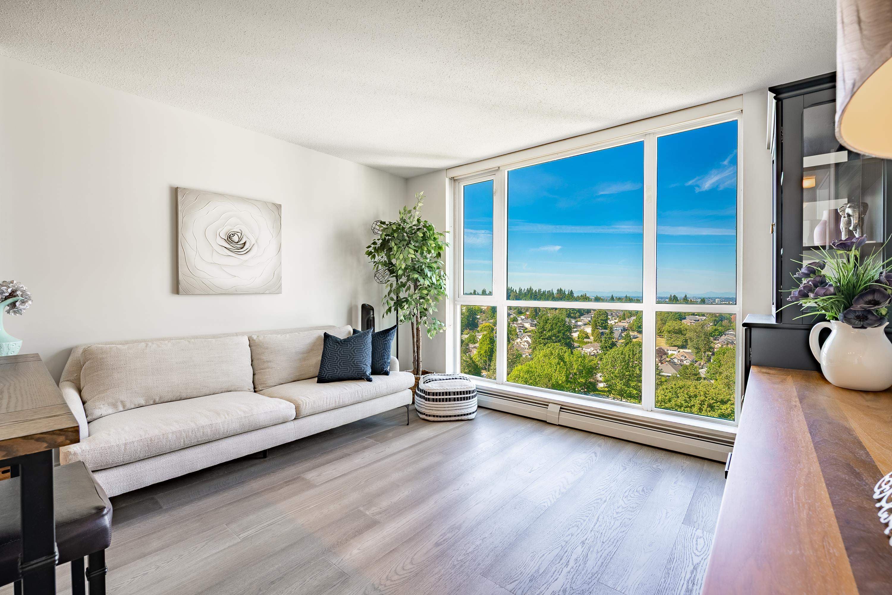 1705 - 10777 University Drive, Surrey, V3T 0E6 — photo 5