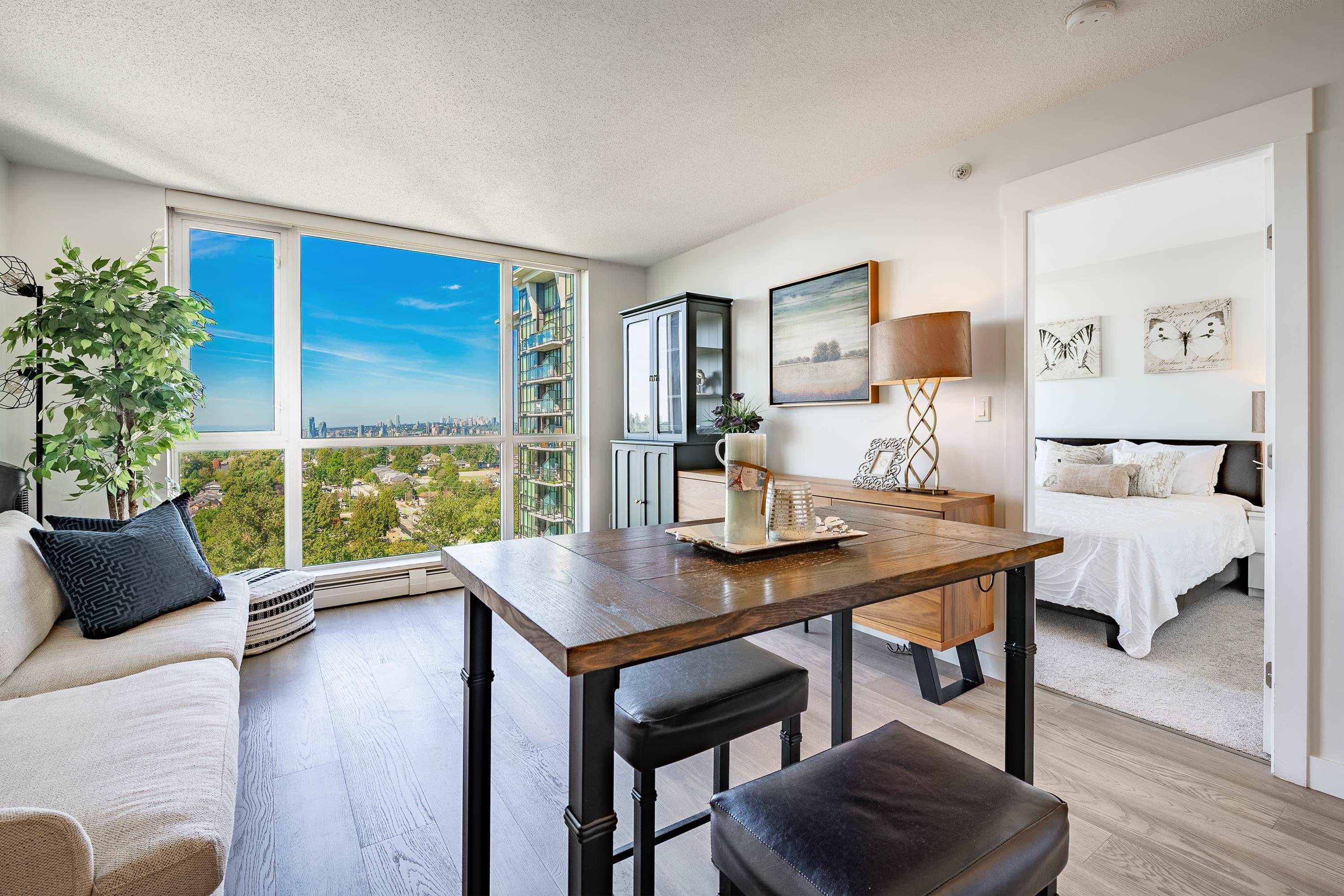 1705 - 10777 University Drive, Surrey, V3T 0E6 — photo 4
