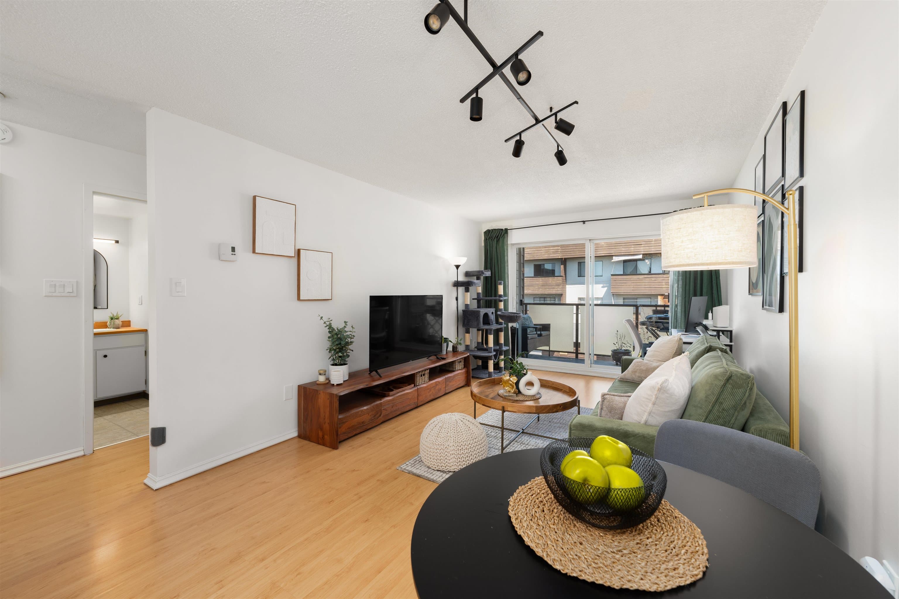 304 - 212 Forbes Avenue, North Vancouver, V7M 3E5 — photo 2