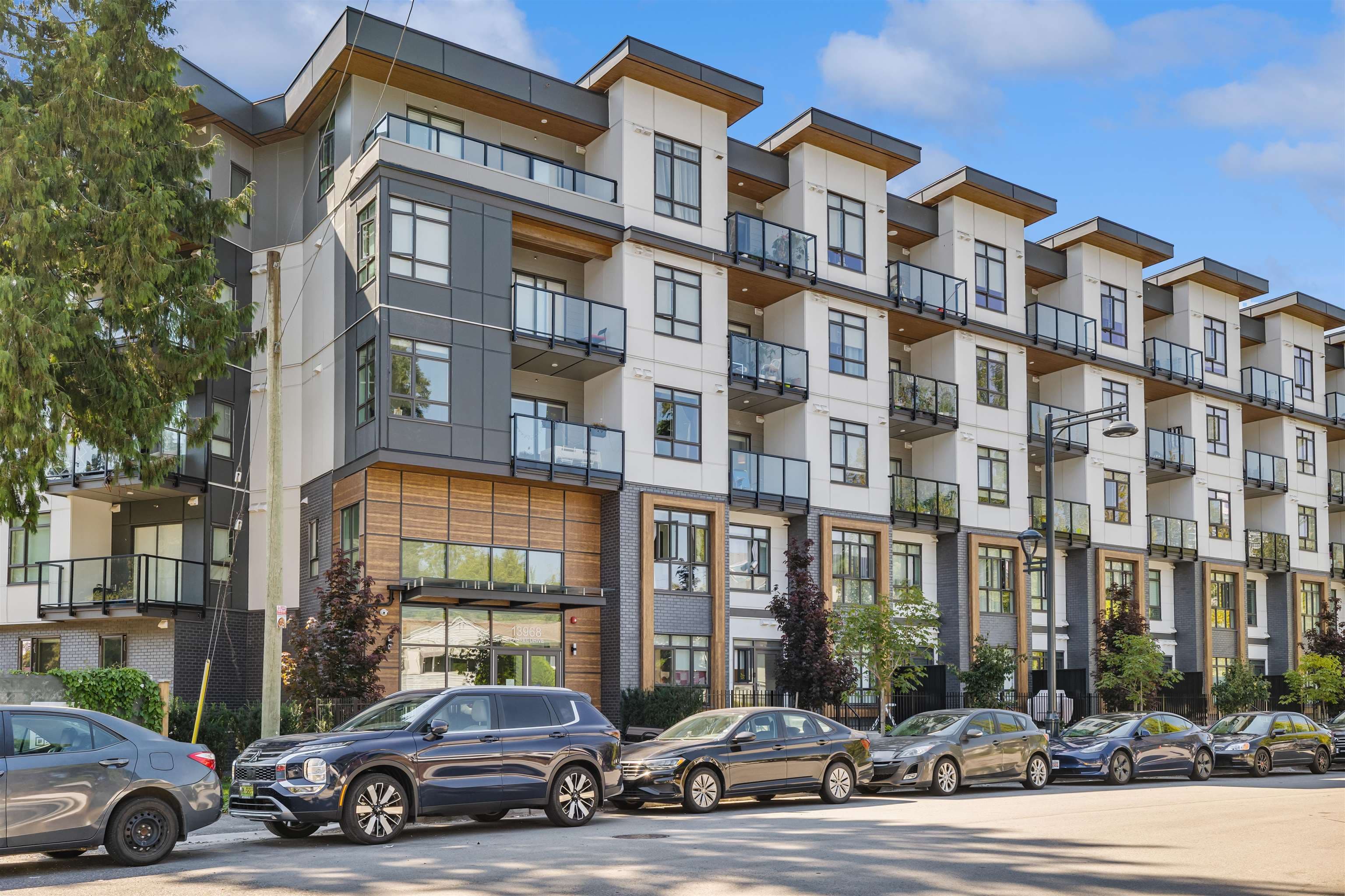 220 - 13968 Laurel Drive, Surrey, V3T 0S9 — photo 2