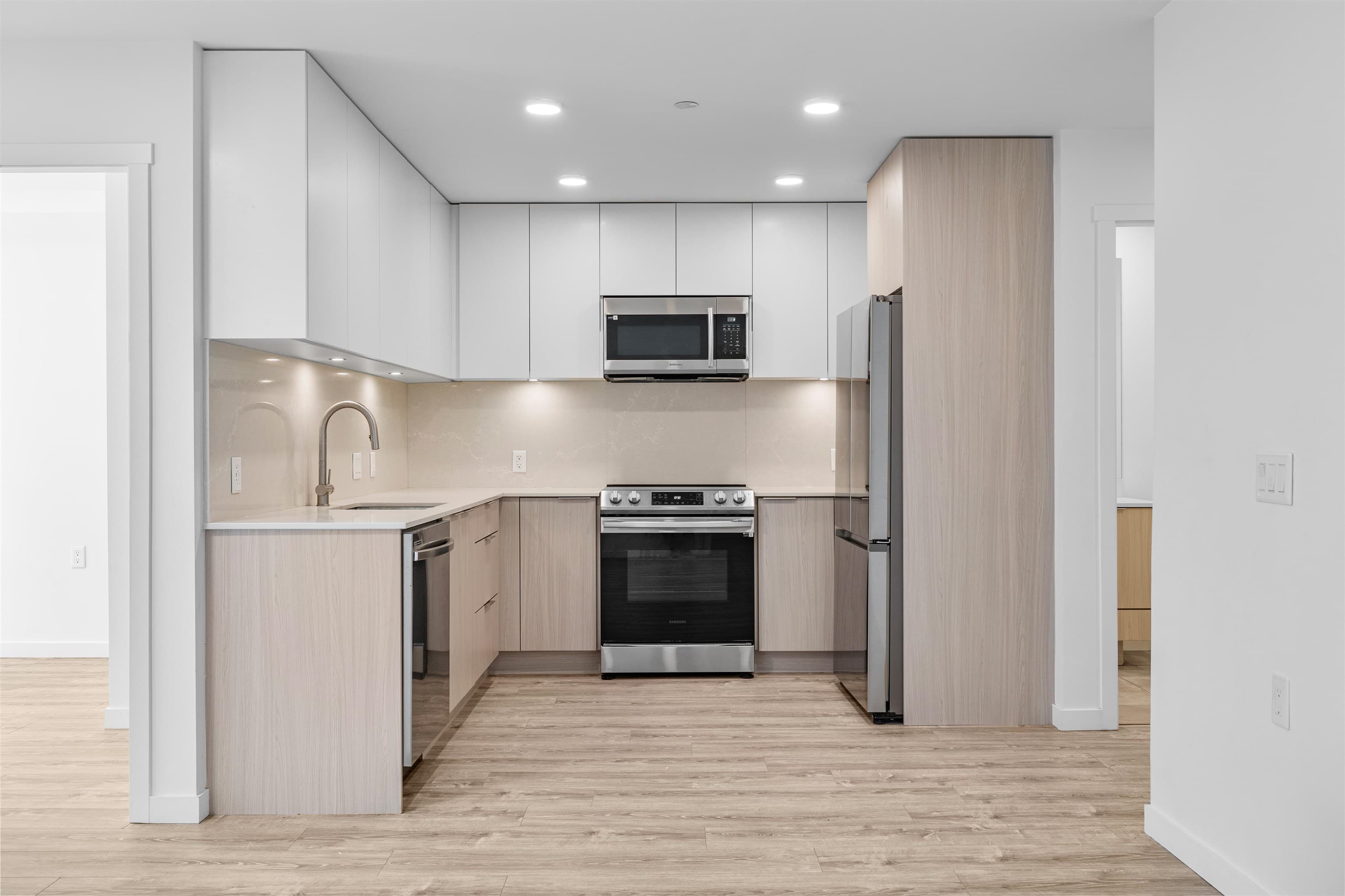 220 - 13968 Laurel Drive, Surrey, V3T 0S9 — photo 3
