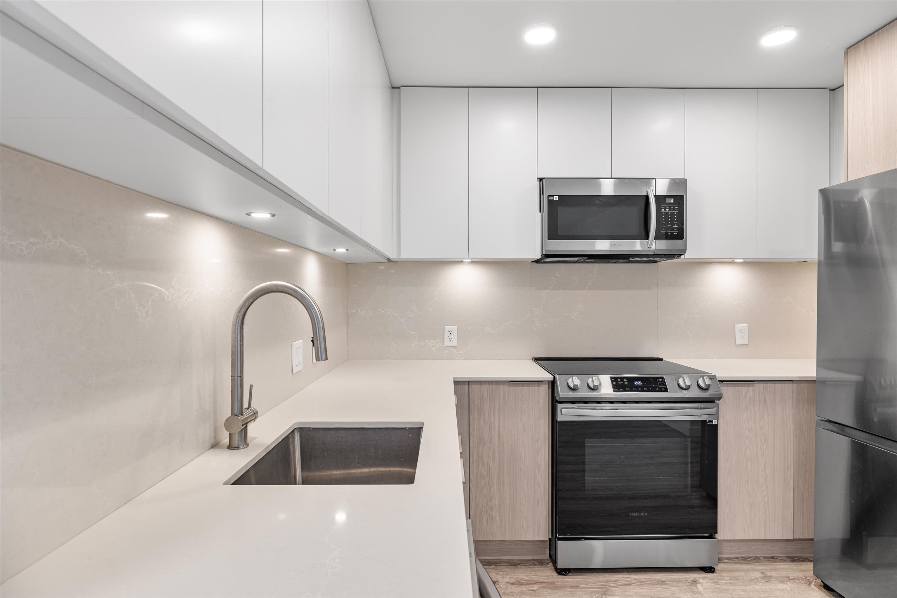 220 - 13968 Laurel Drive, Surrey, V3T 0S9 — photo 5