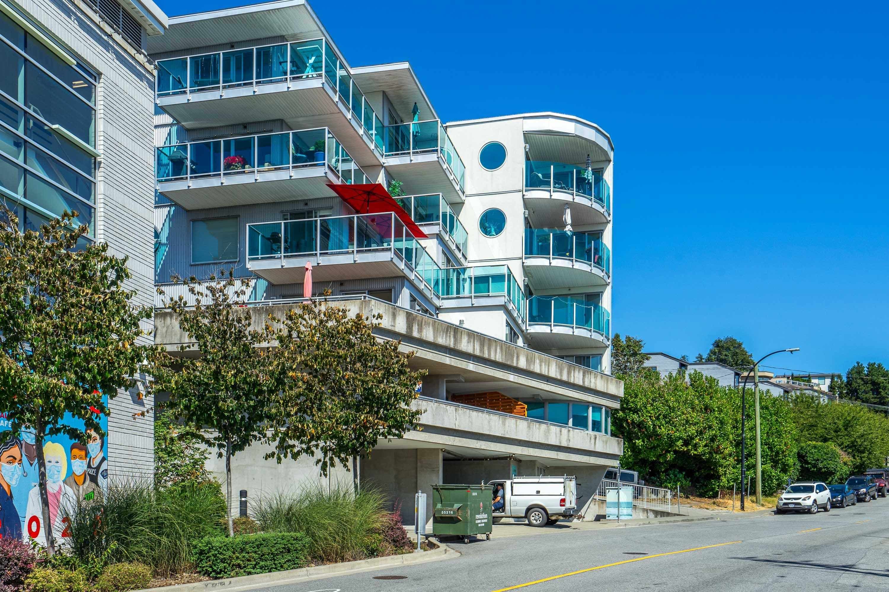 504 - 14955 Victoria Avenue, White Rock, V4B 1G2 — photo 2