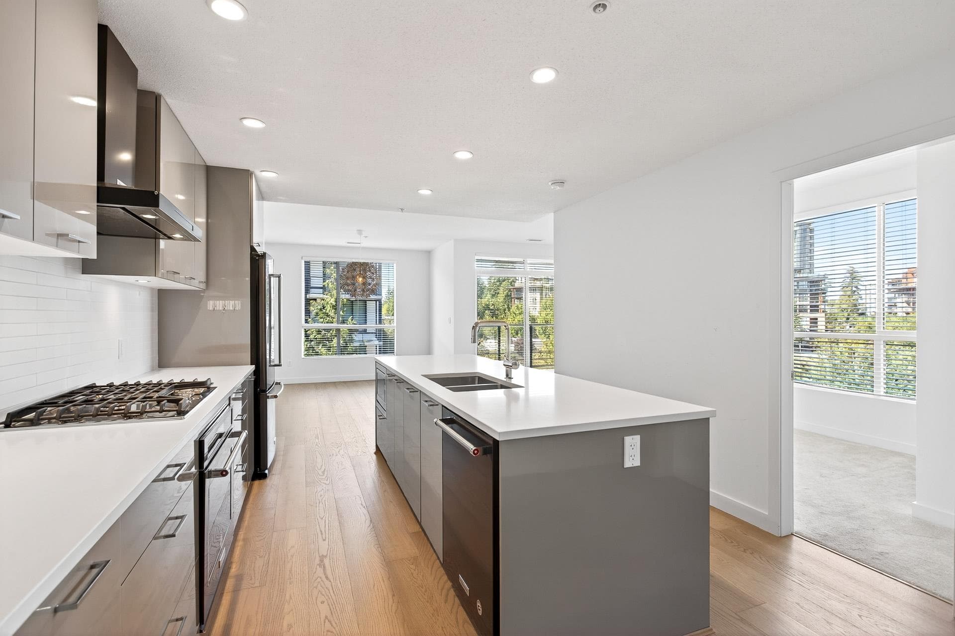 402 - 3581 Ross Drive, Vancouver, V6S 0K5 — photo 4