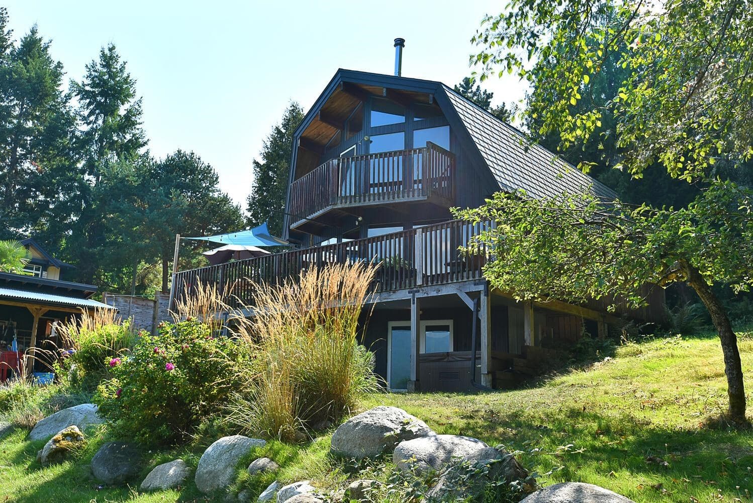 6318 N Gale Avenue, Sechelt