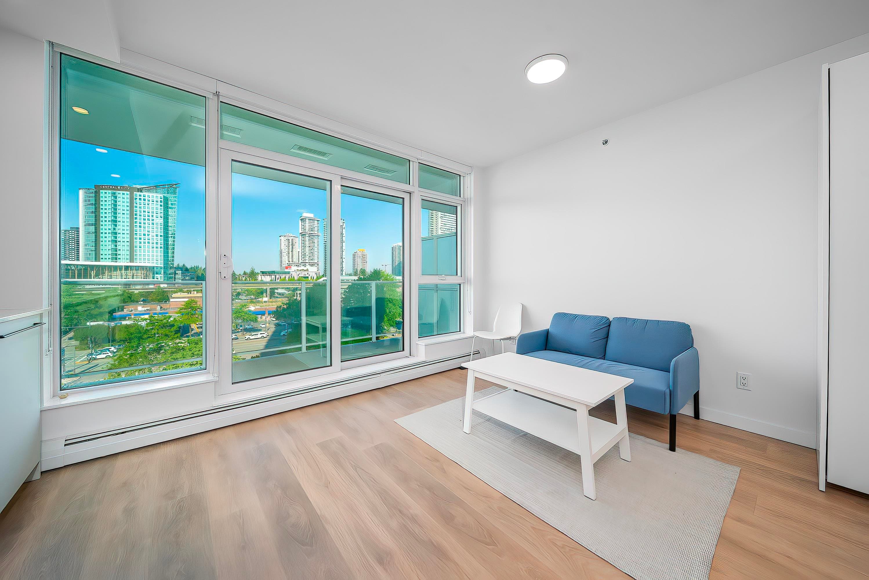 609 - 13685 102 Avenue, Surrey, V3T 0S2 — photo 1