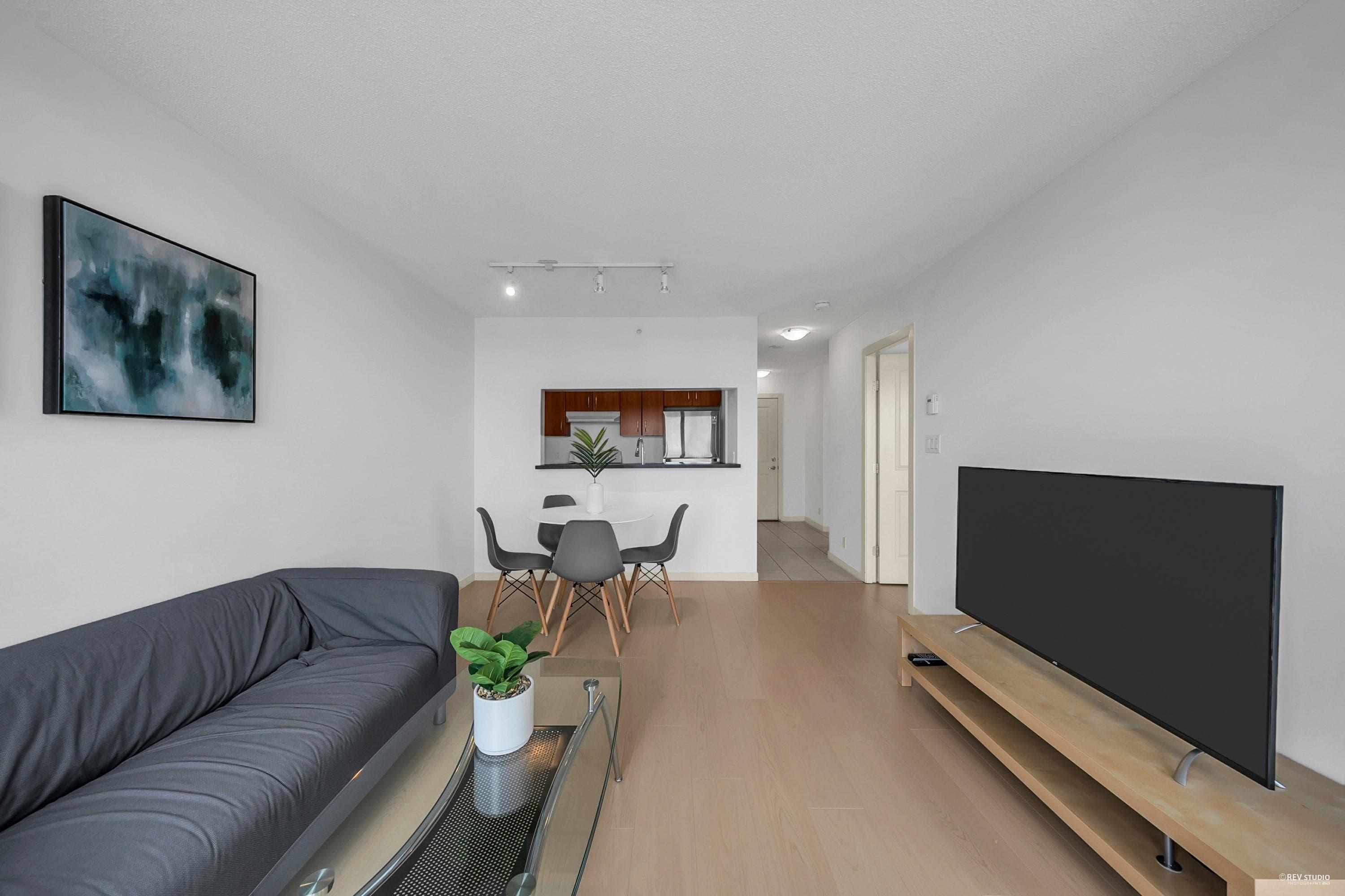 2008 - 3663 Crowley Drive, Vancouver, V5R 6H4 — photo 3