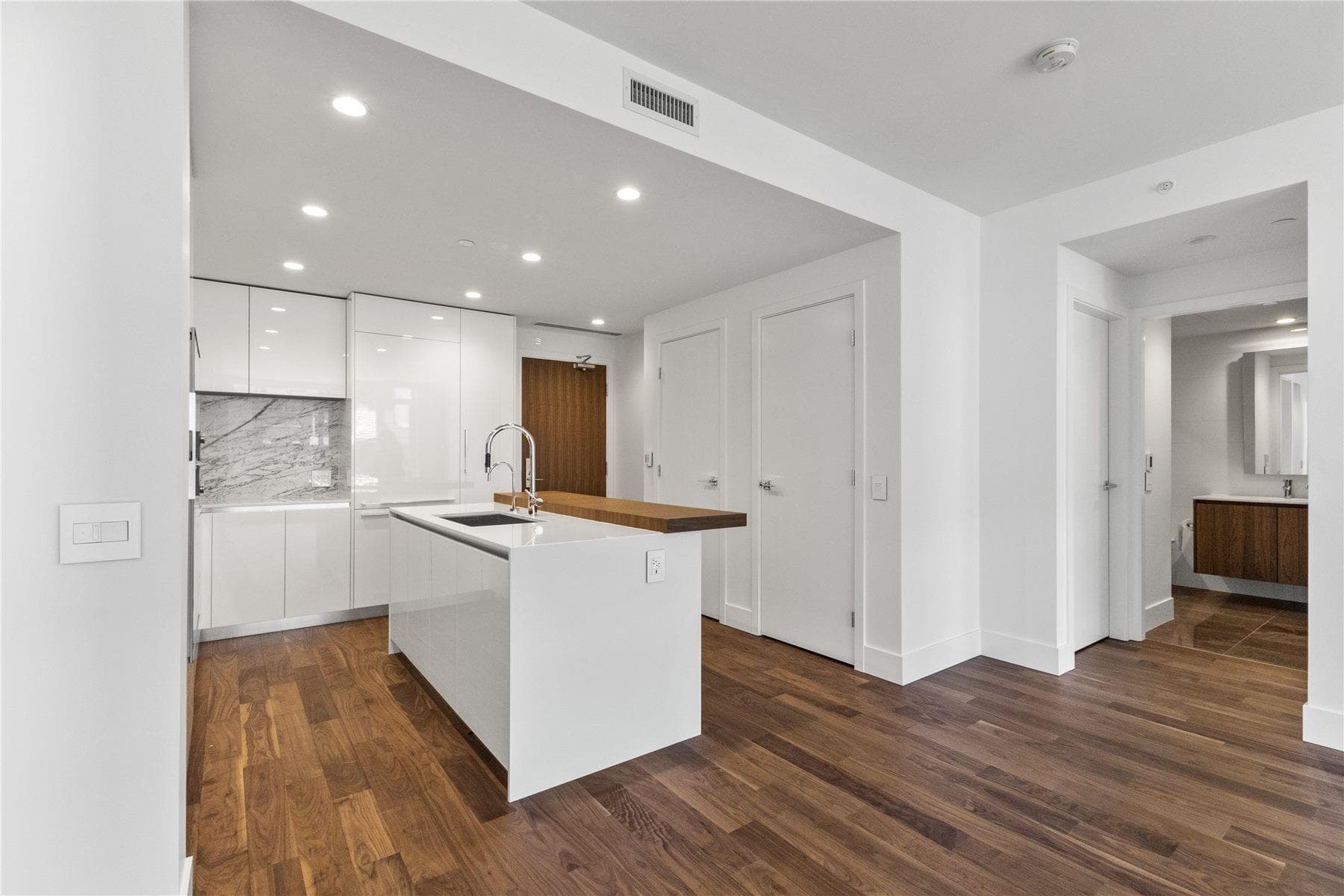 301 - 389 W 59th Avenue, Vancouver, V5X 0J4 — photo 5