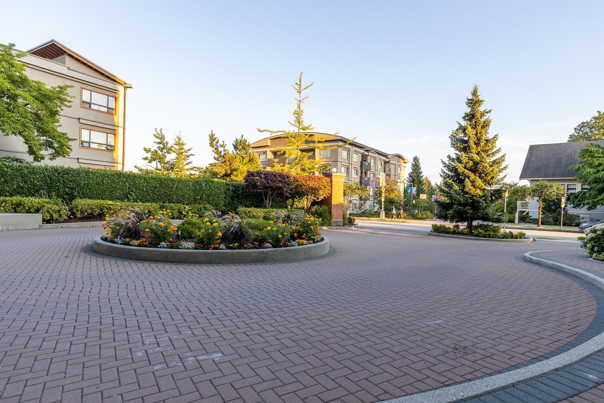 1401 - 6659 Southoaks Crescent, Burnaby, V5E 4M9 — photo 2