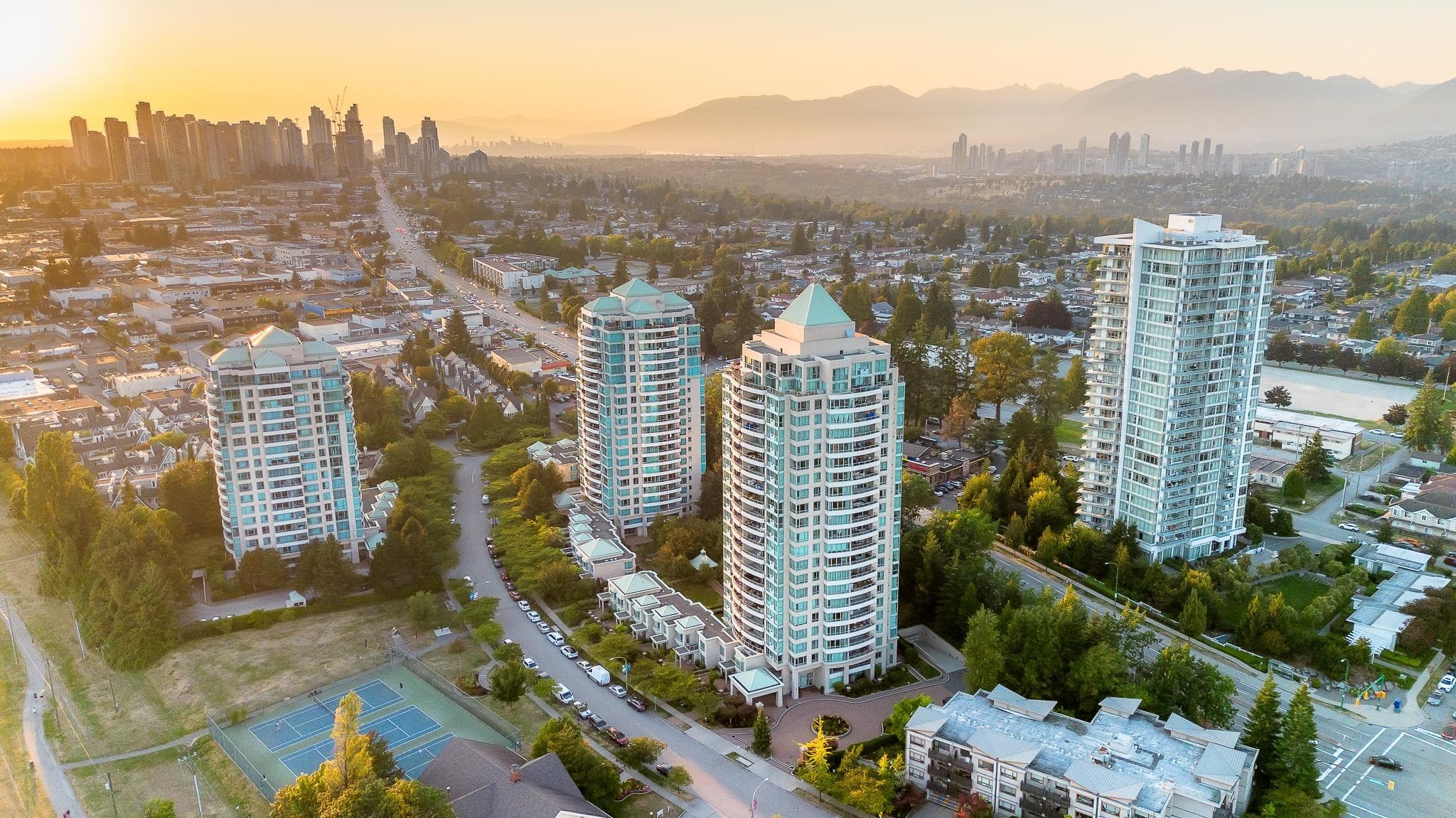 1401 - 6659 Southoaks Crescent, Burnaby, V5E 4M9 — photo 1