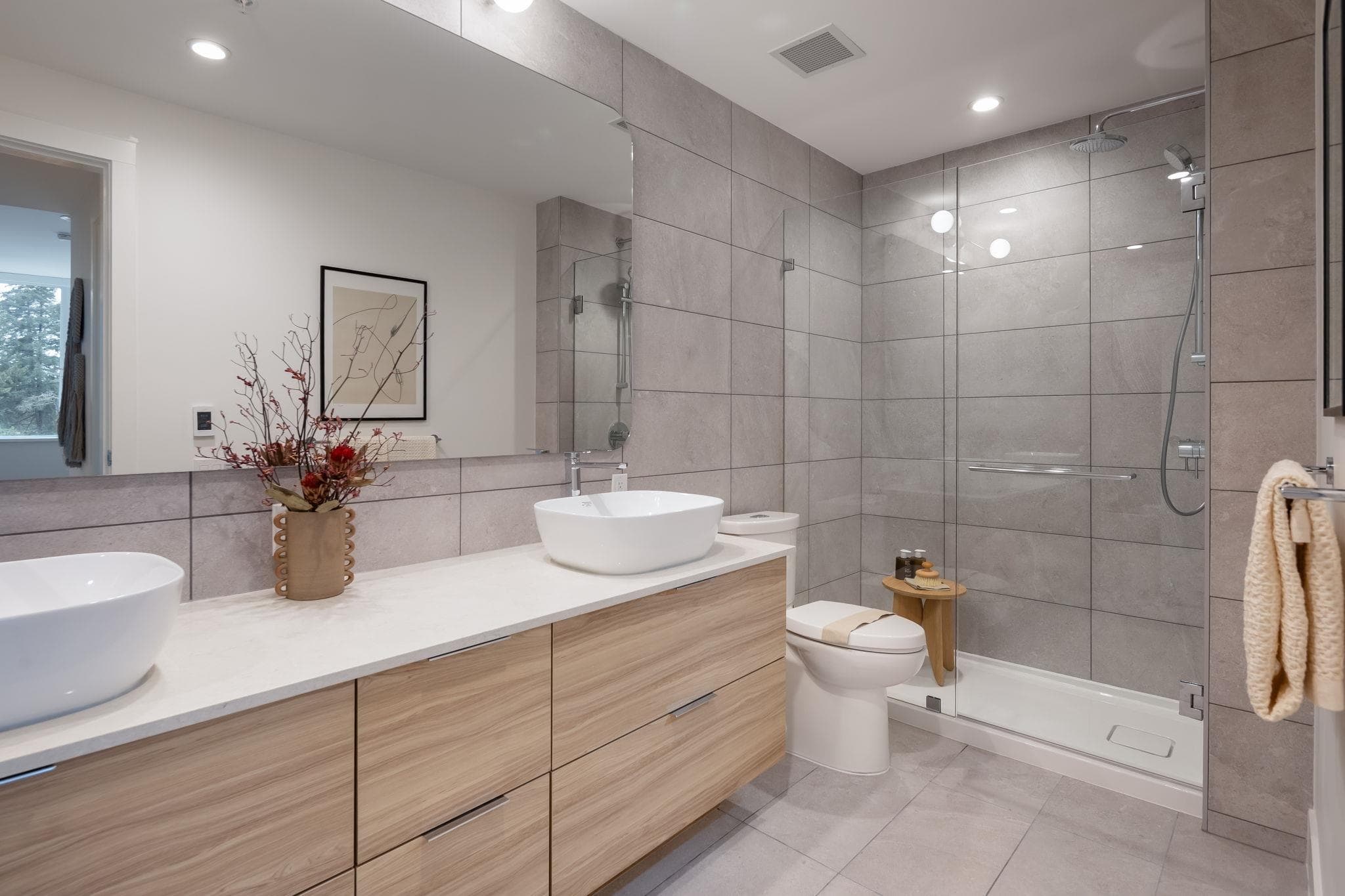 207 - 2385 Emery Court, North Vancouver, V7J 0G1 — photo 5