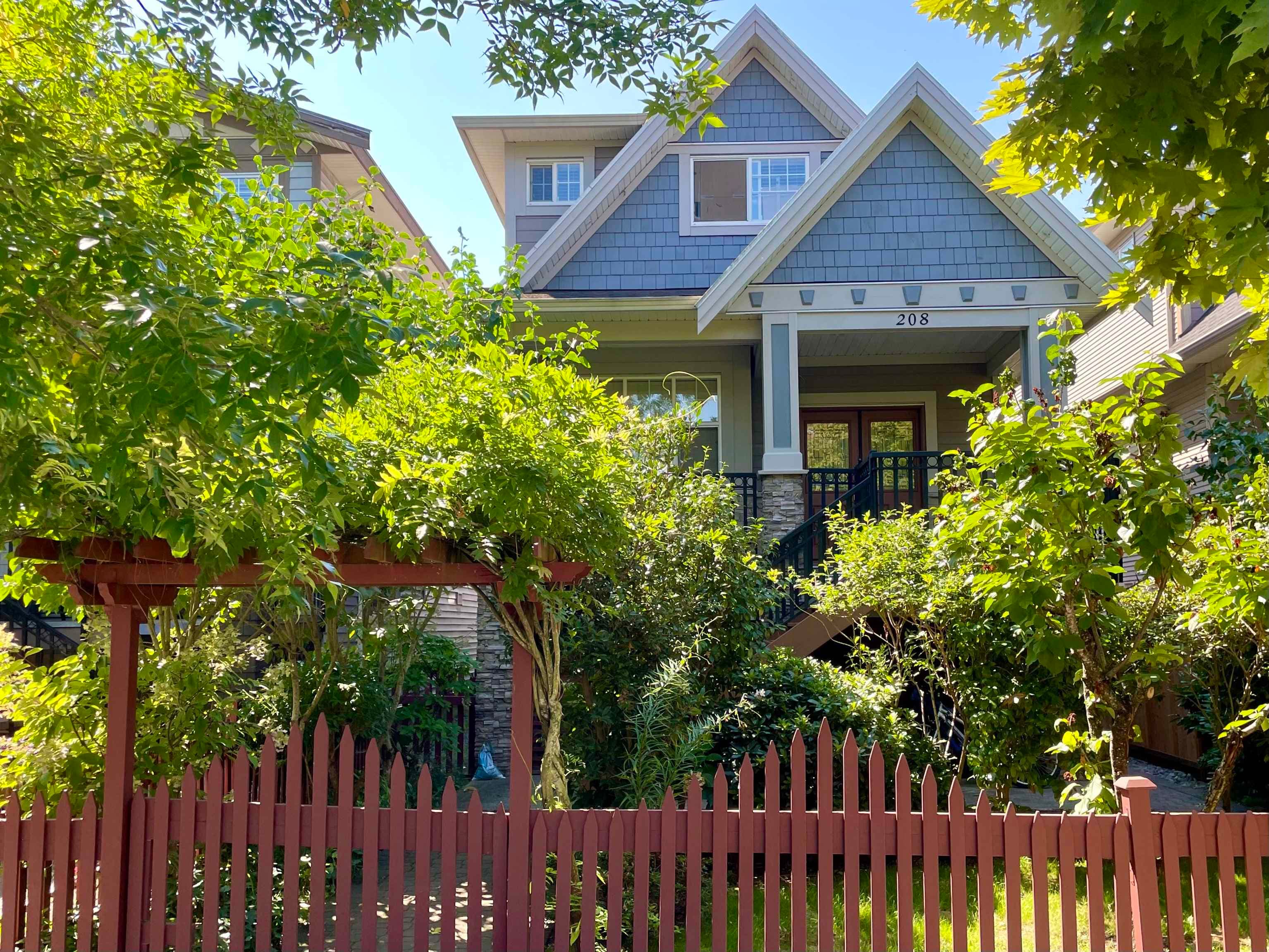 208 Hume Street, New Westminster