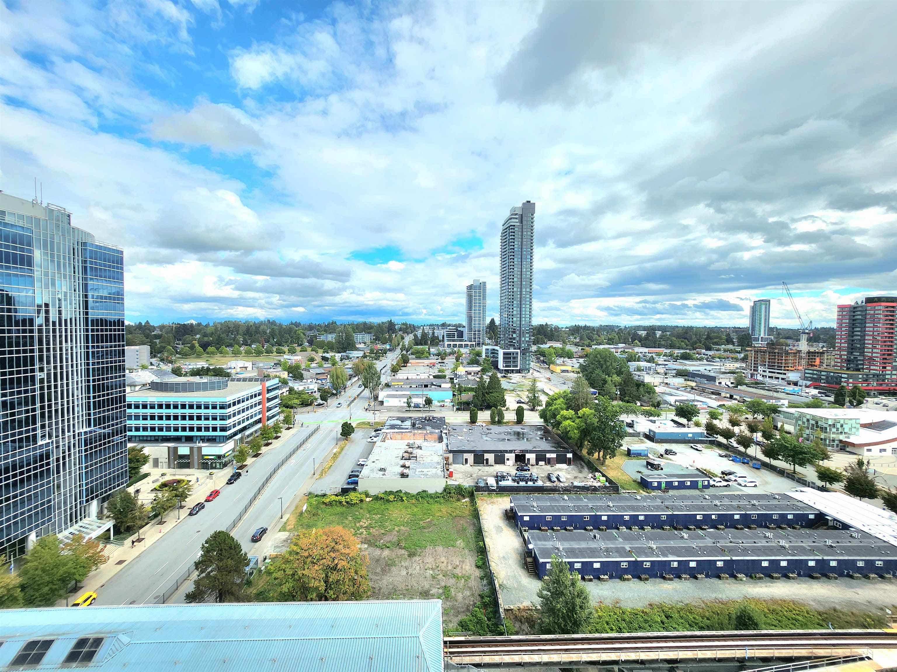 1812 - 10777 University Drive, Surrey, V3T 0E6 — photo 4