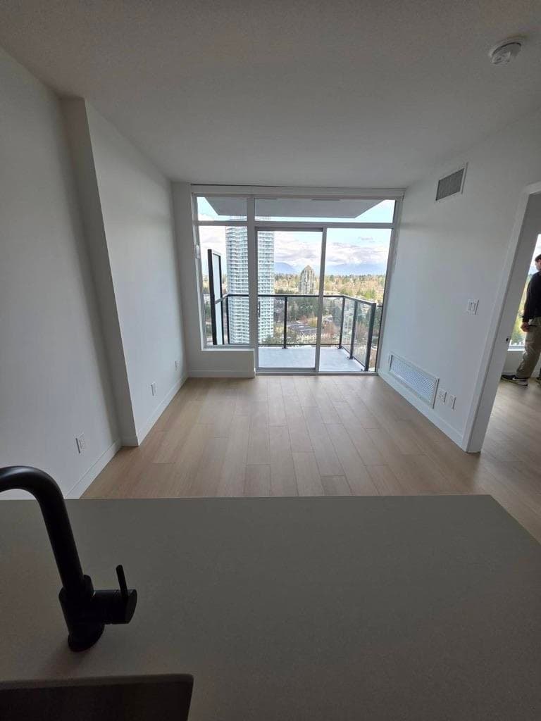 2408 - 13725 George Junction, Surrey, V3T 0V7 — photo 4