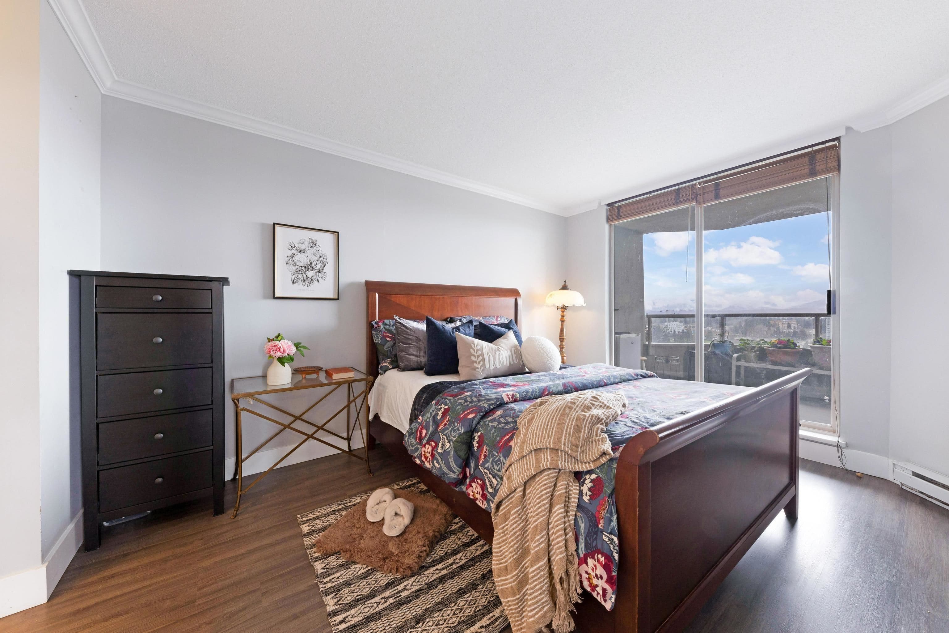 1805 - 10082 148 Street, Surrey, V3R 0S3 — photo 4