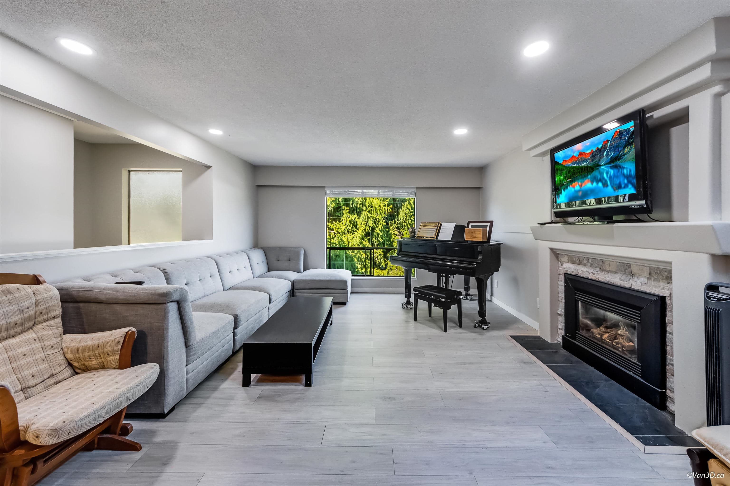 1092 Terra Court, Port Coquitlam, V3B 5A1 — photo 4