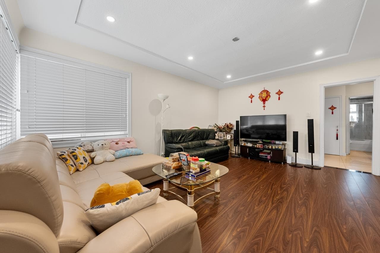 1975 E 52nd Avenue, Vancouver